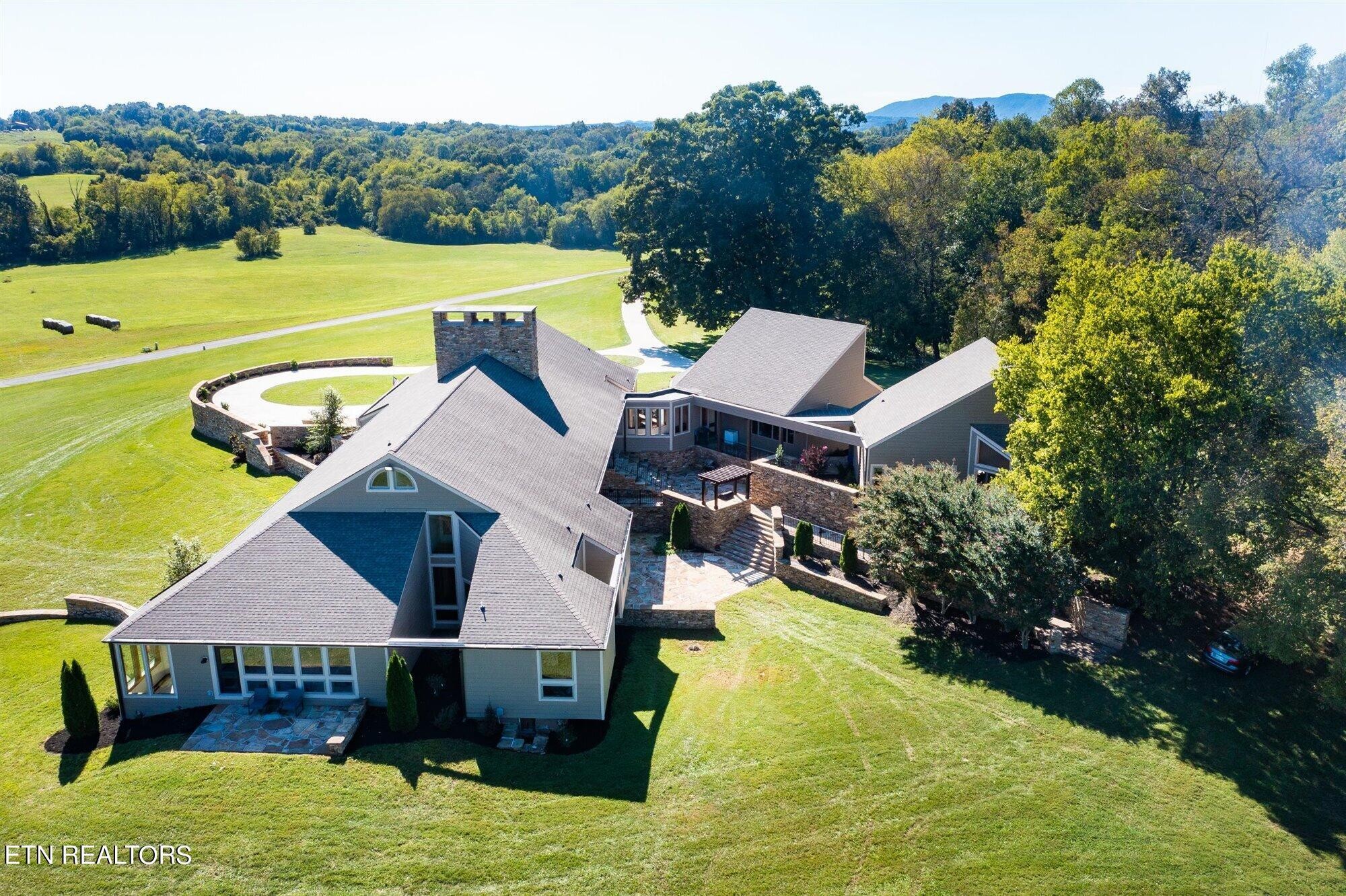 651 Cliff Top Rd