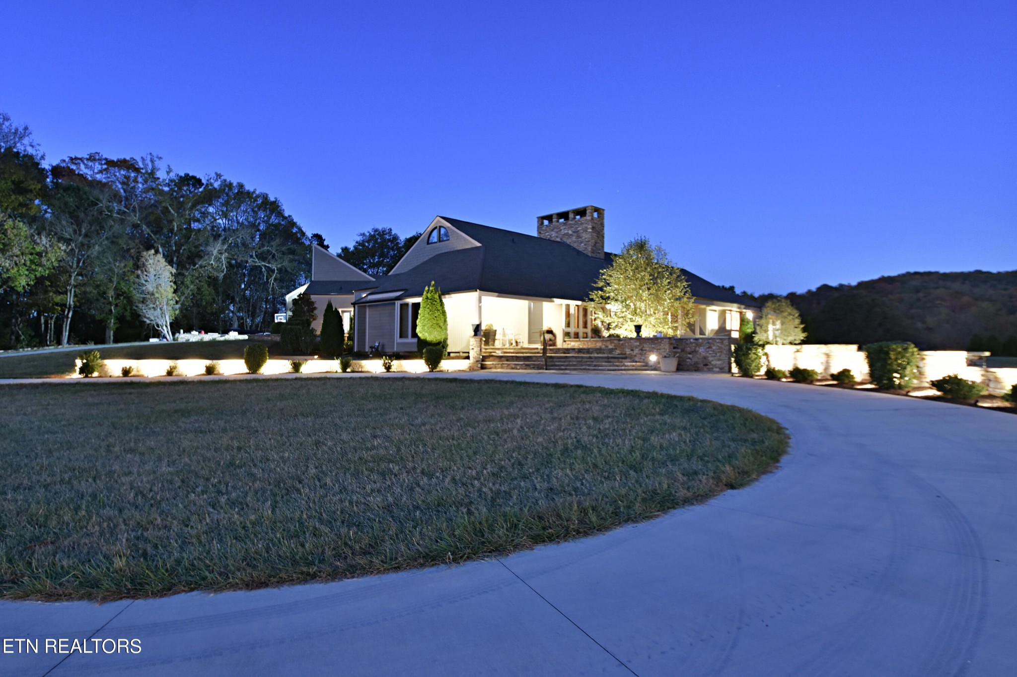 651 Cliff Top Rd