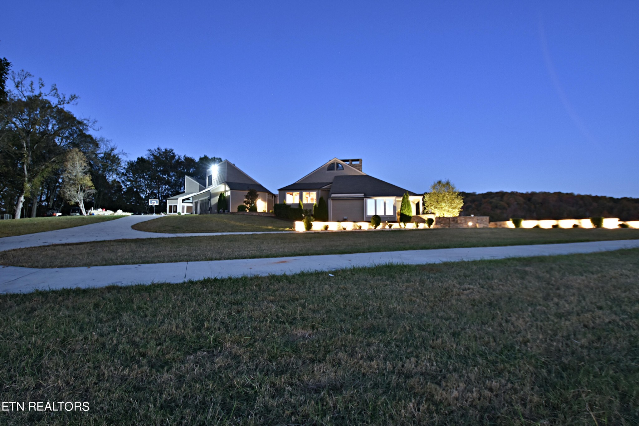 651 Cliff Top Rd