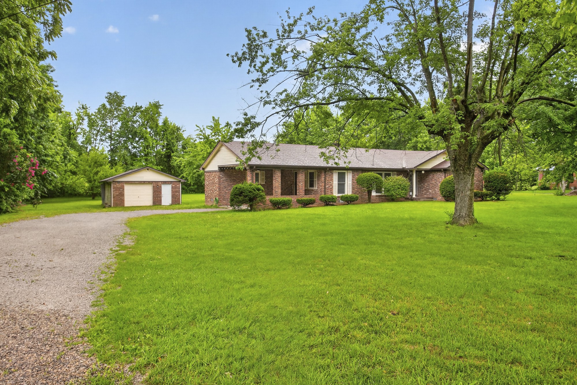 647 52 E Highway, E