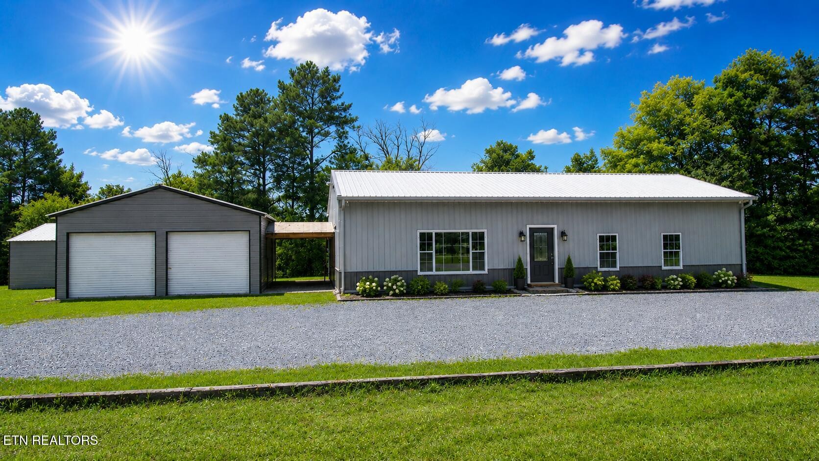 320 SE Harris Rd