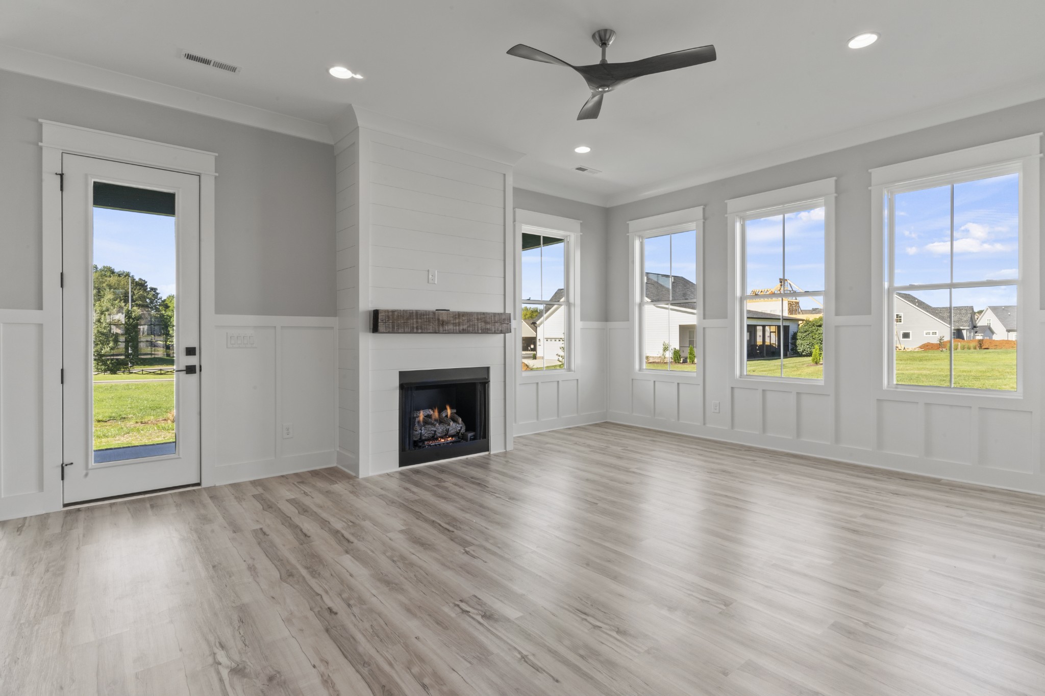 8 Latitude Dr