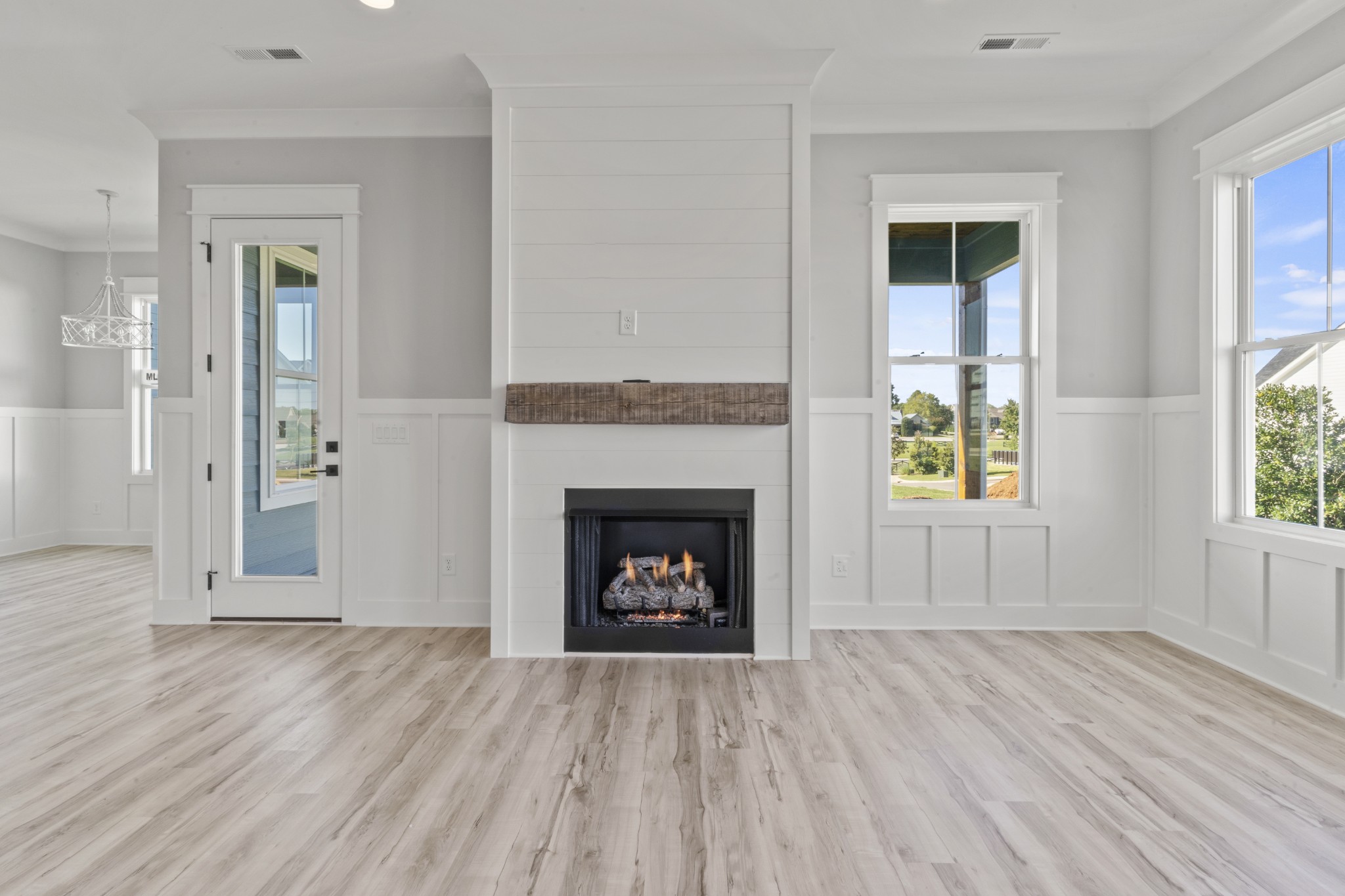 8 Latitude Dr