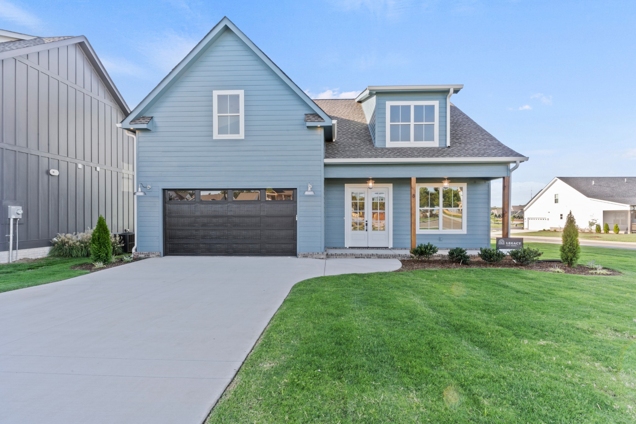 8 Latitude Dr