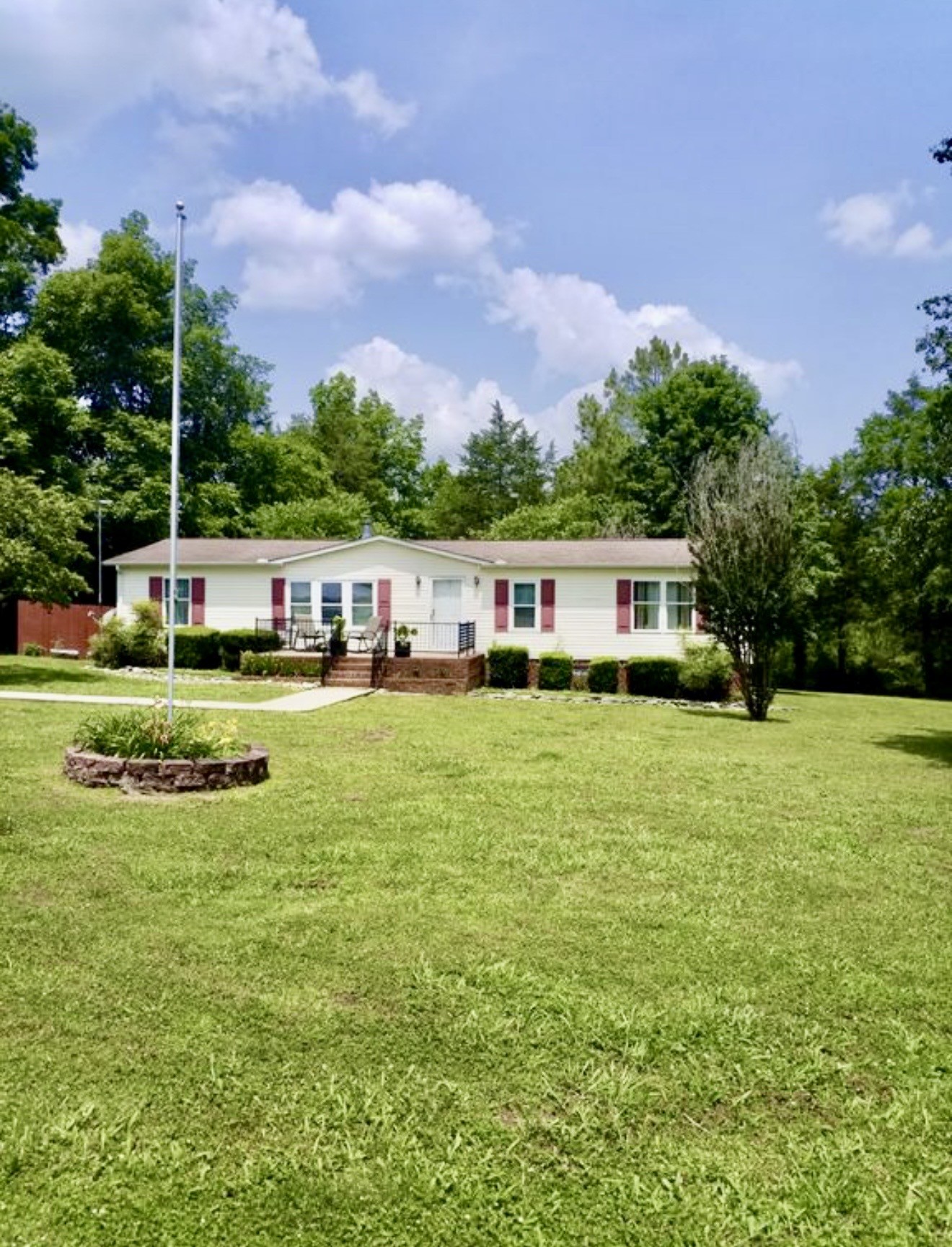 42 Paradise Hills Ln