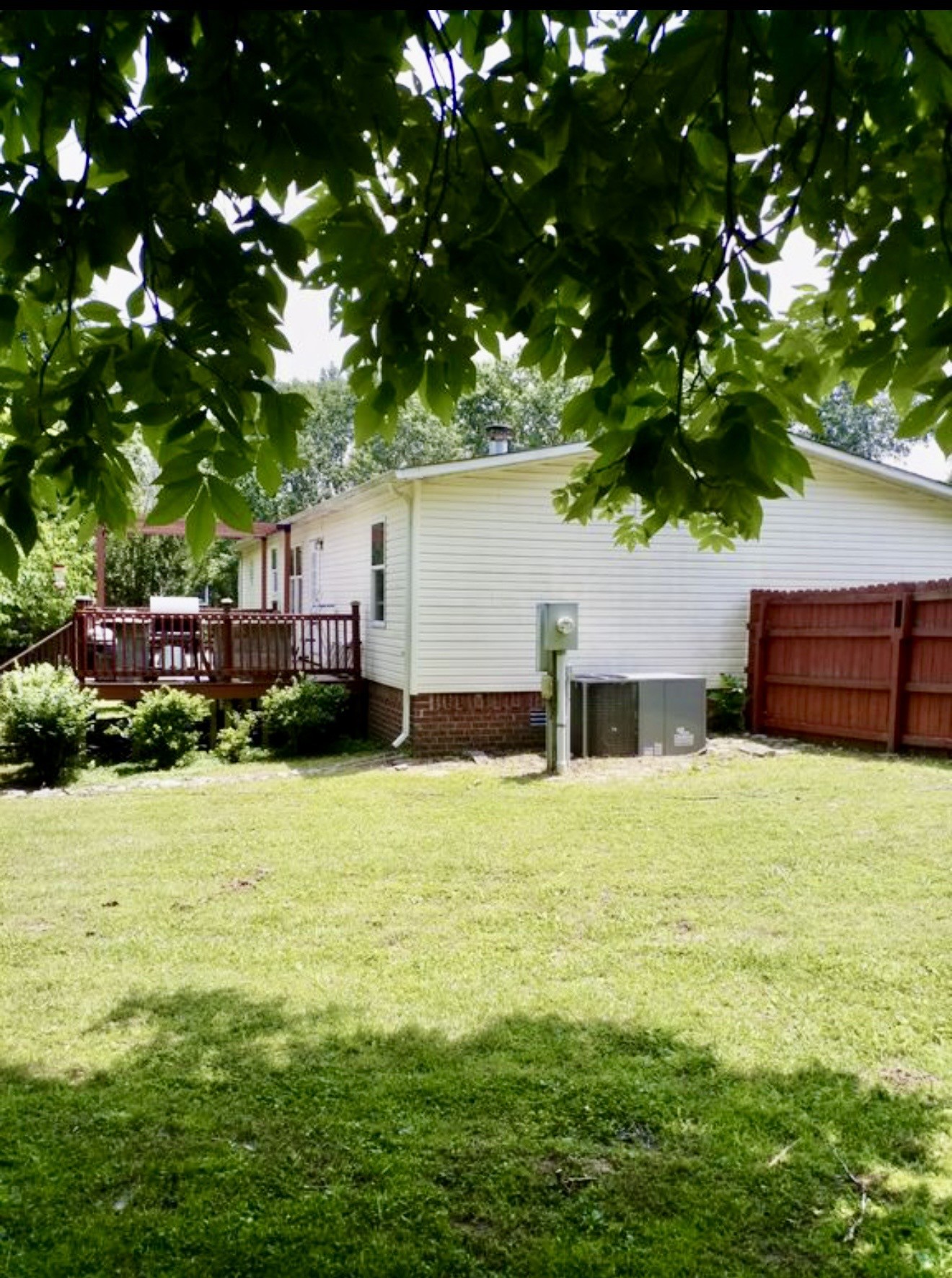 42 Paradise Hills Ln