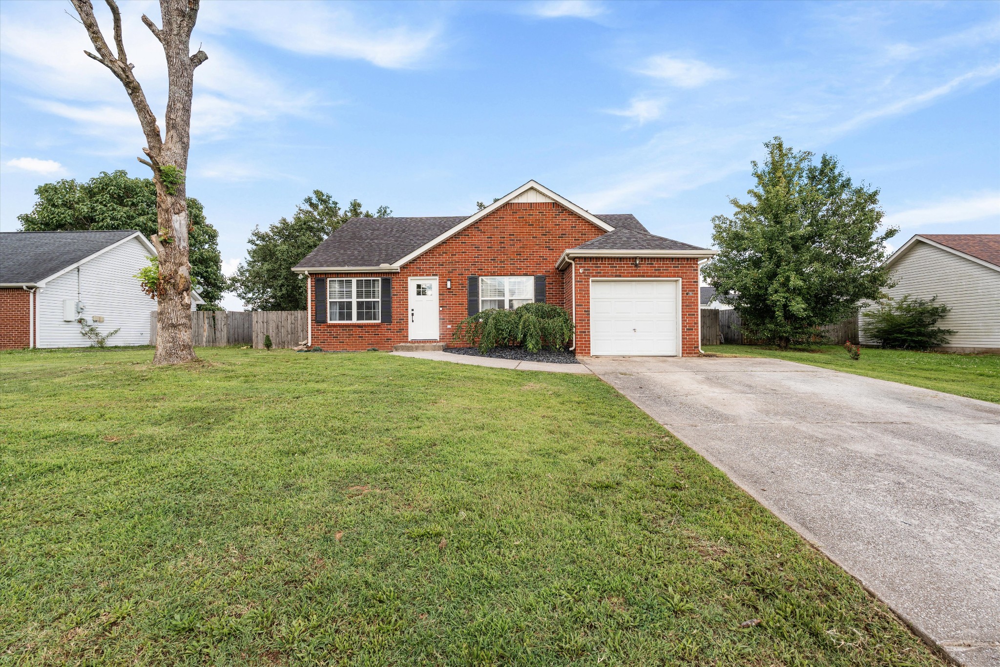 416 Barking Dr