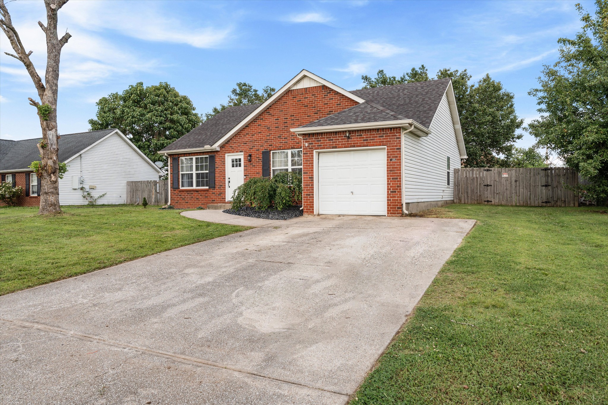 416 Barking Dr