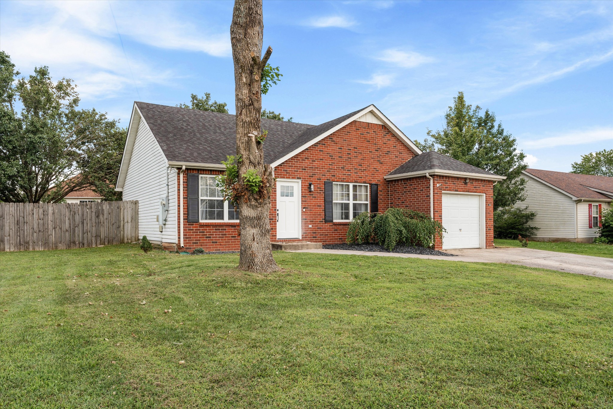 416 Barking Dr