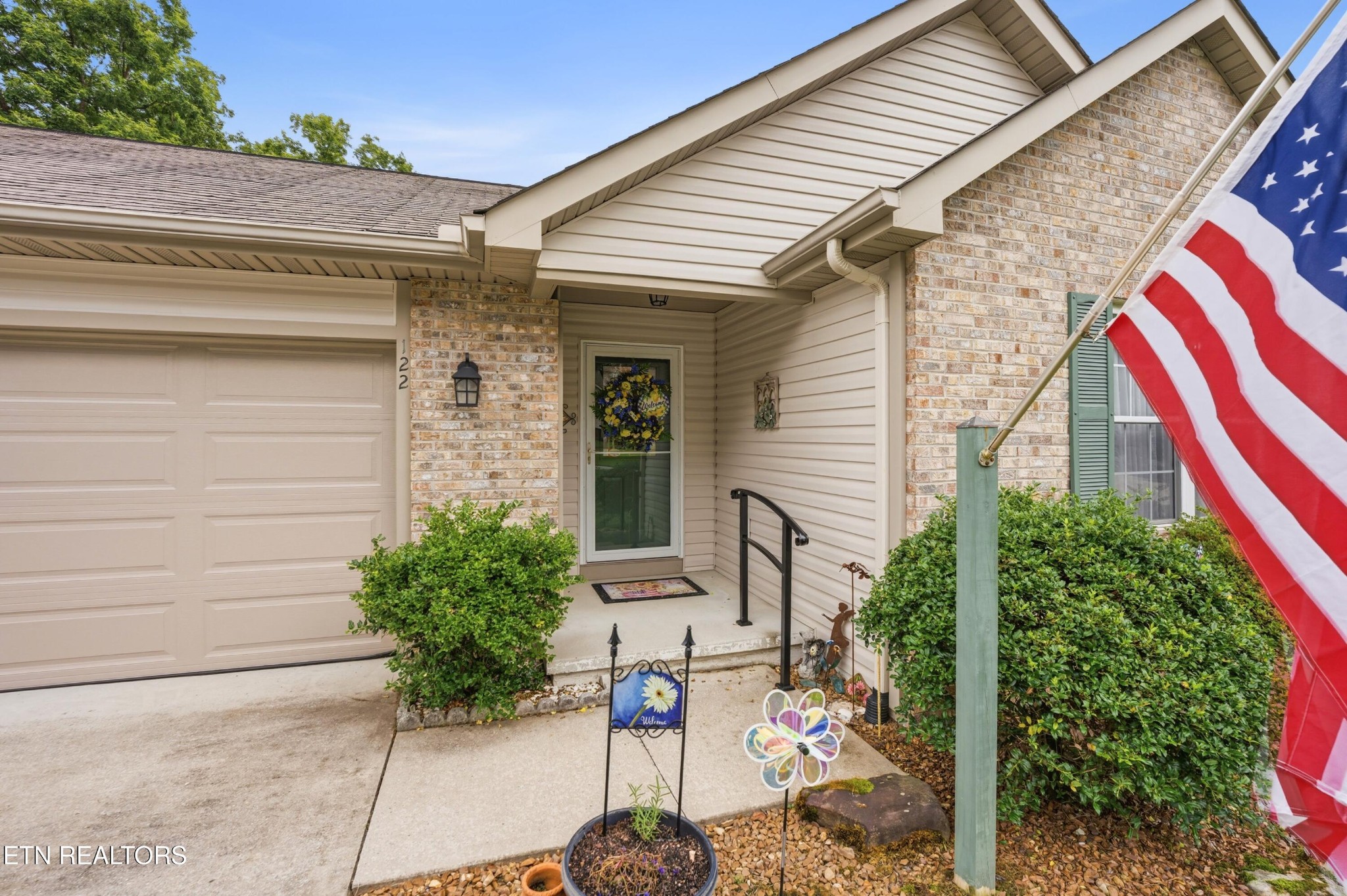 122 Wycliff Lane