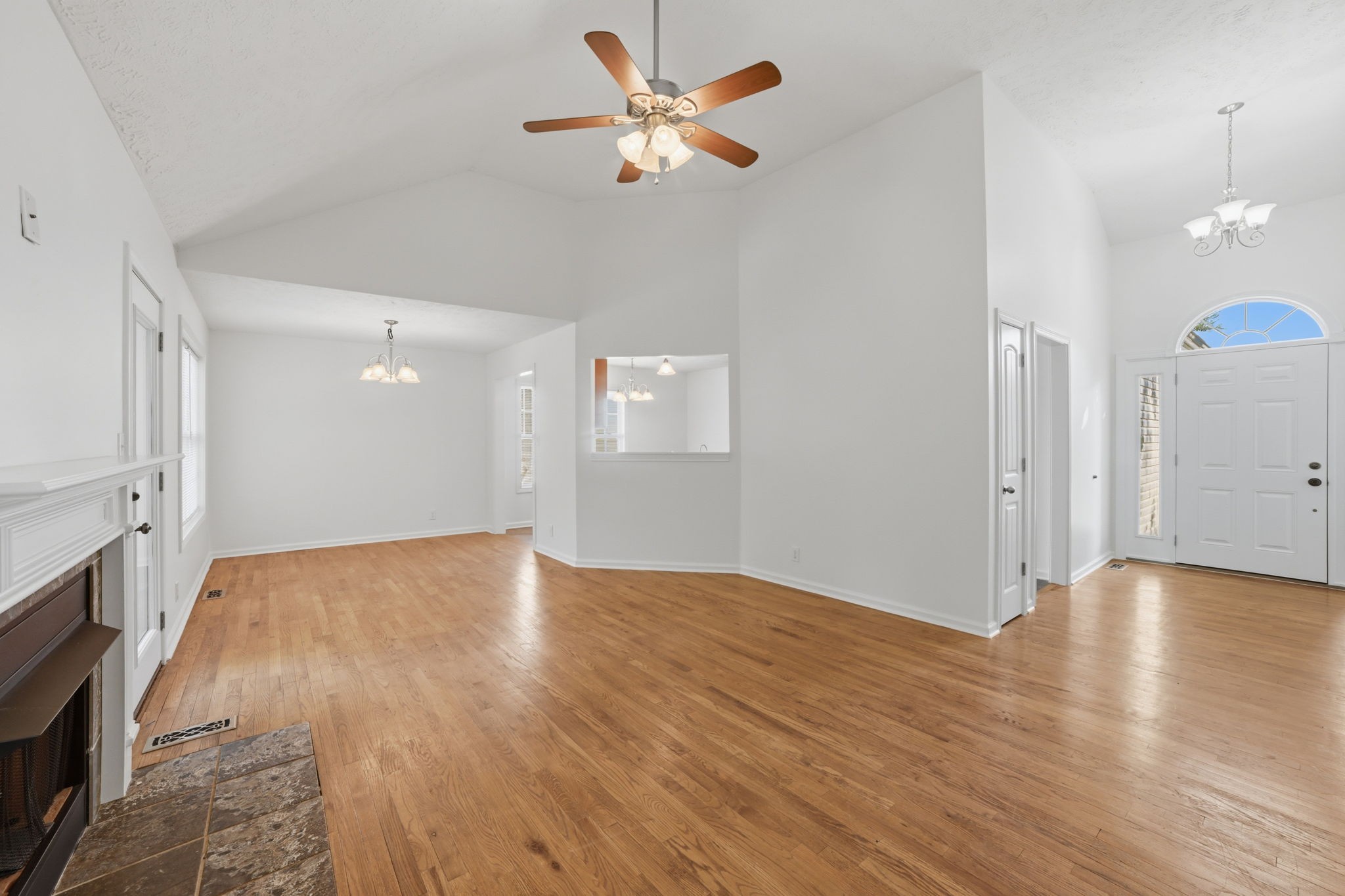 1672 Parkside Dr