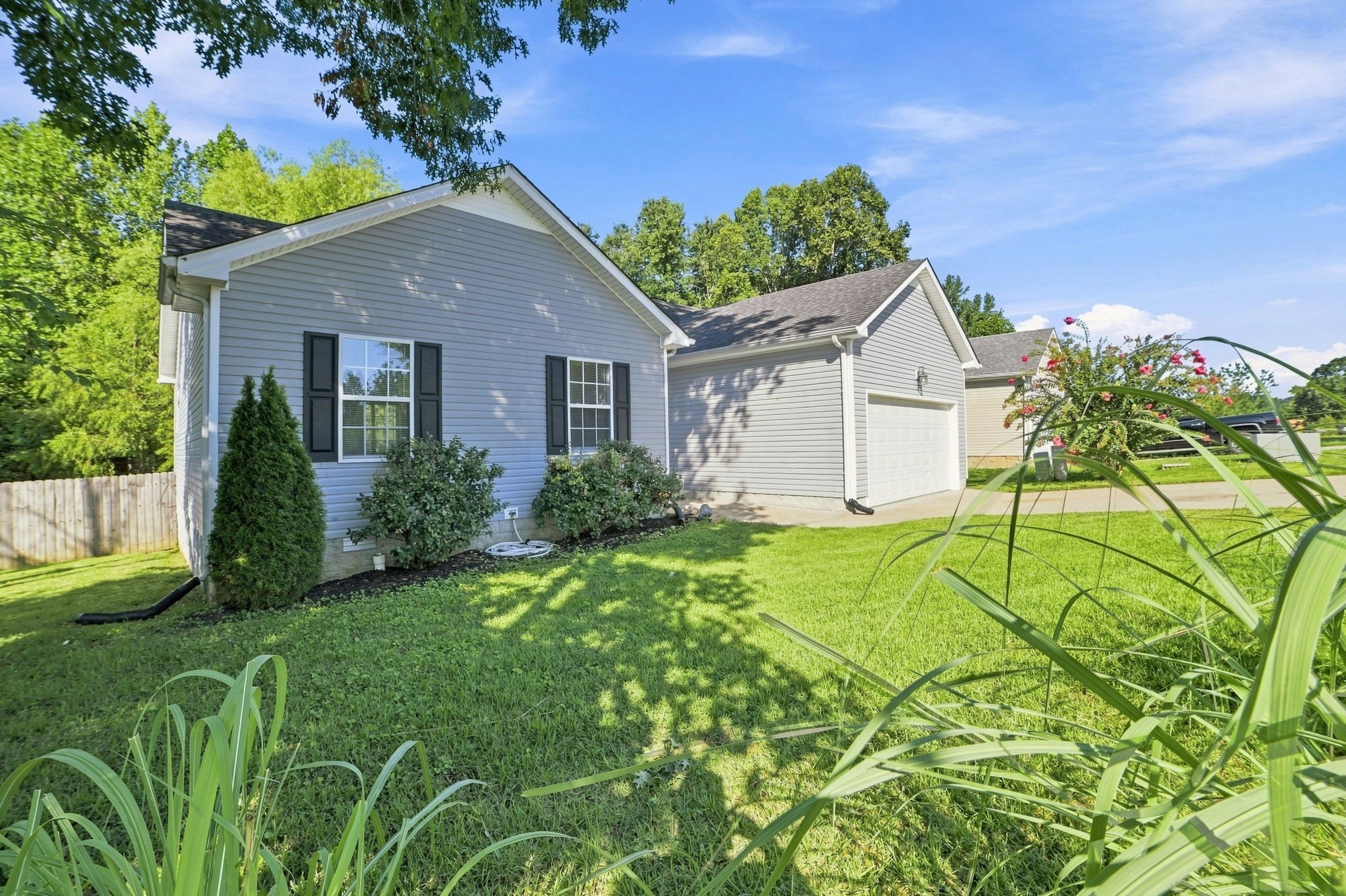 1672 Parkside Dr