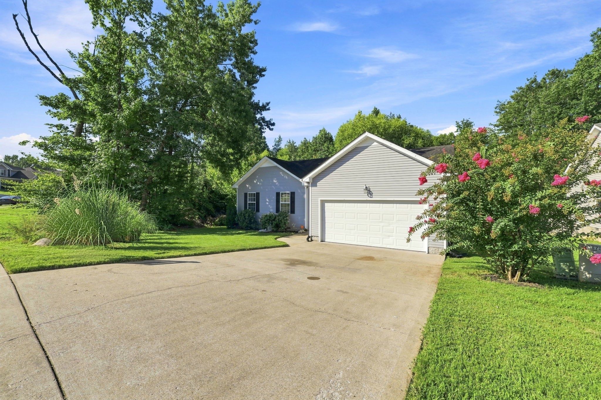 1672 Parkside Dr
