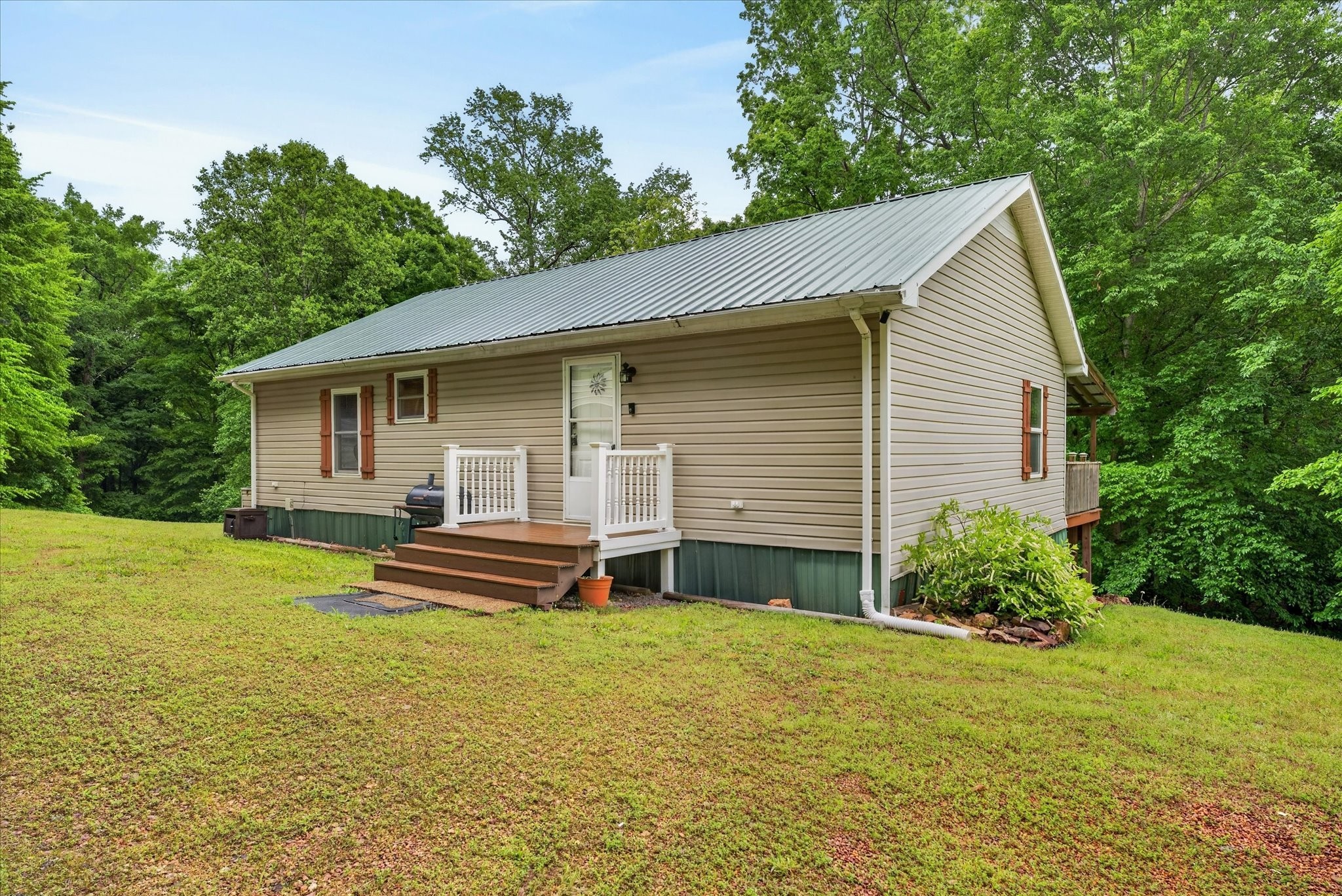 122 Lakeview Rd