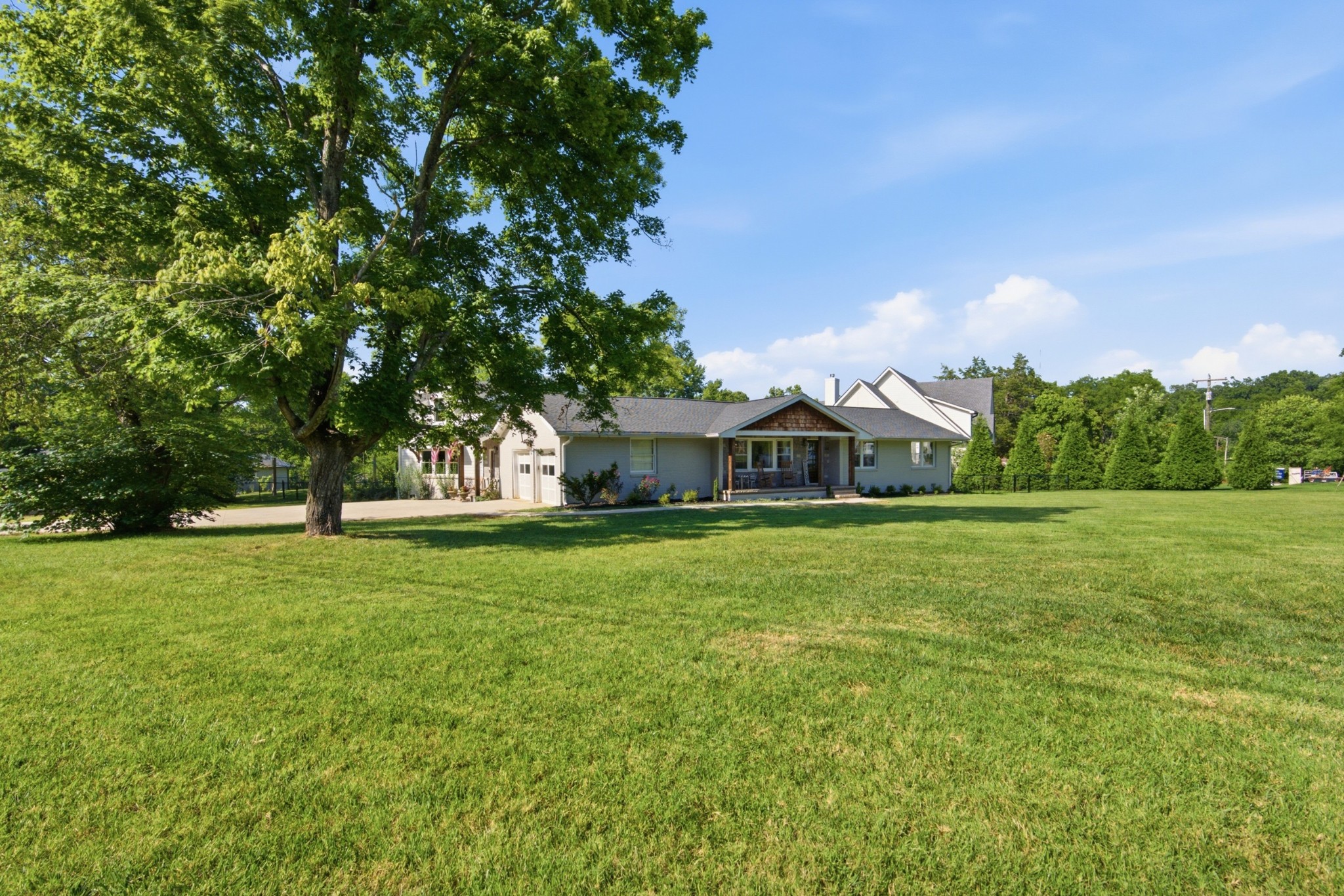 824 Clematis Dr