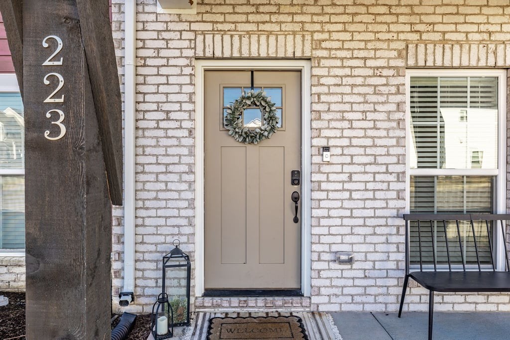 223 Holywell Dr