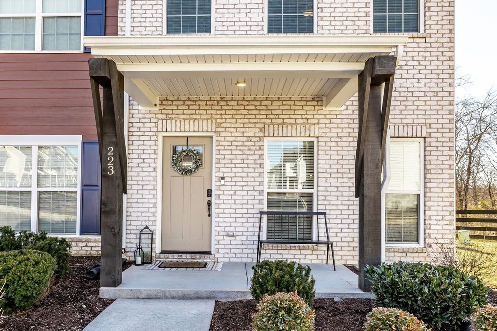 223 Holywell Dr