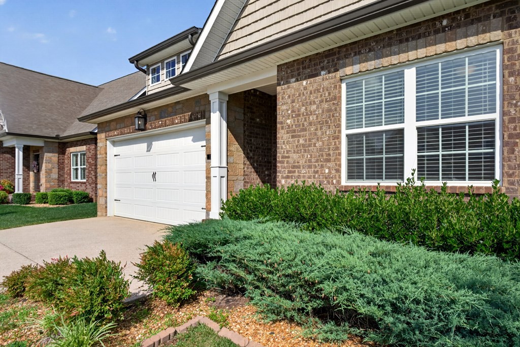1111 Cross Pointe Drive