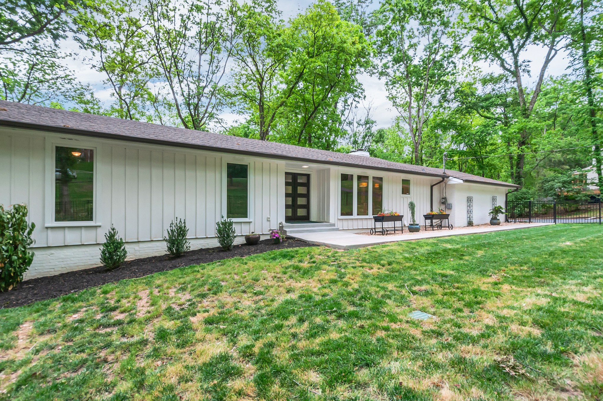133 Featherstone Dr