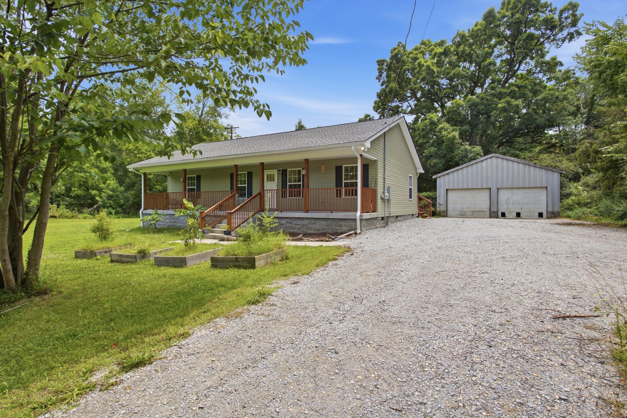 8252 Pinewood Rd