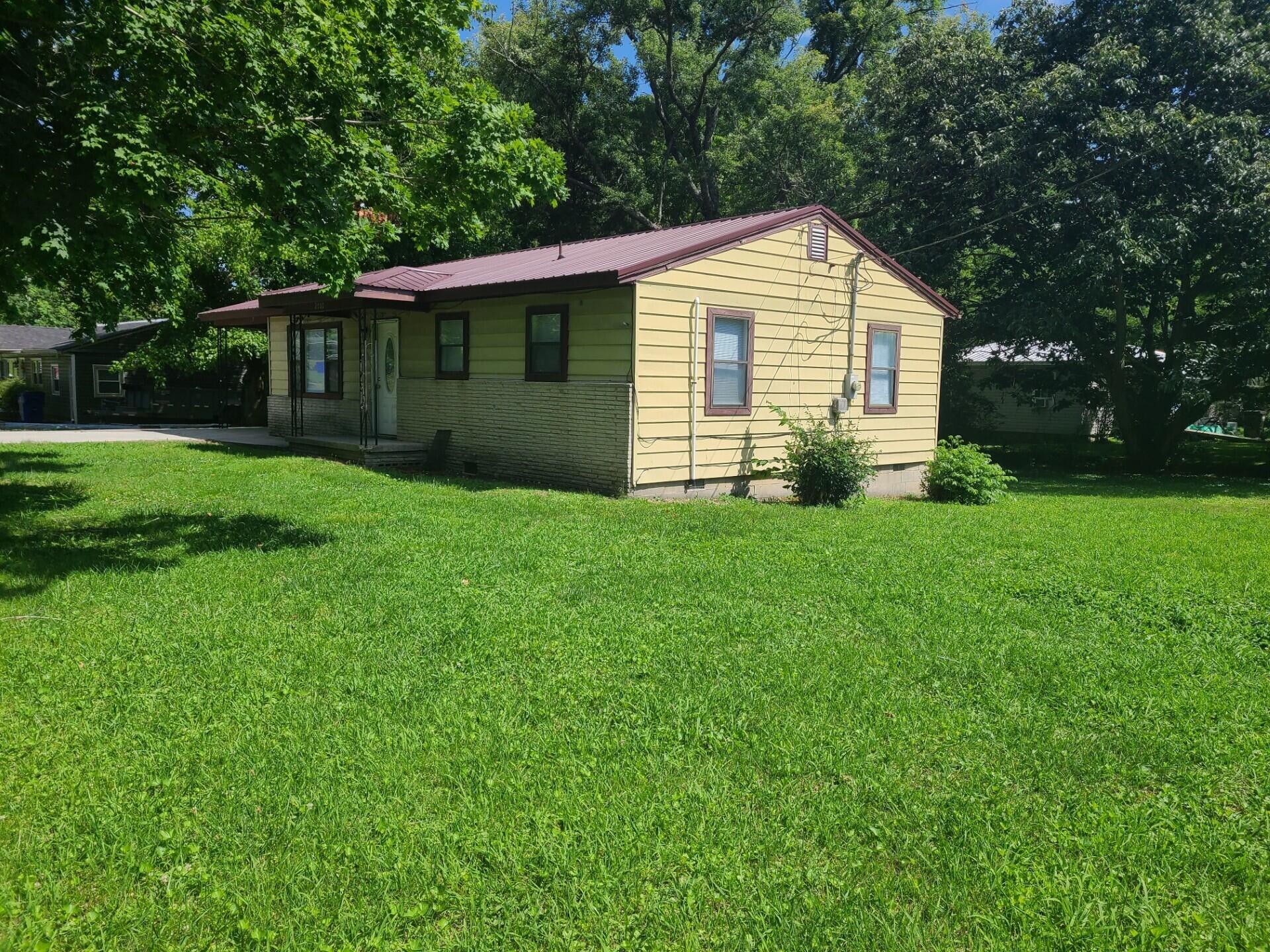 2000 Young Road, SE