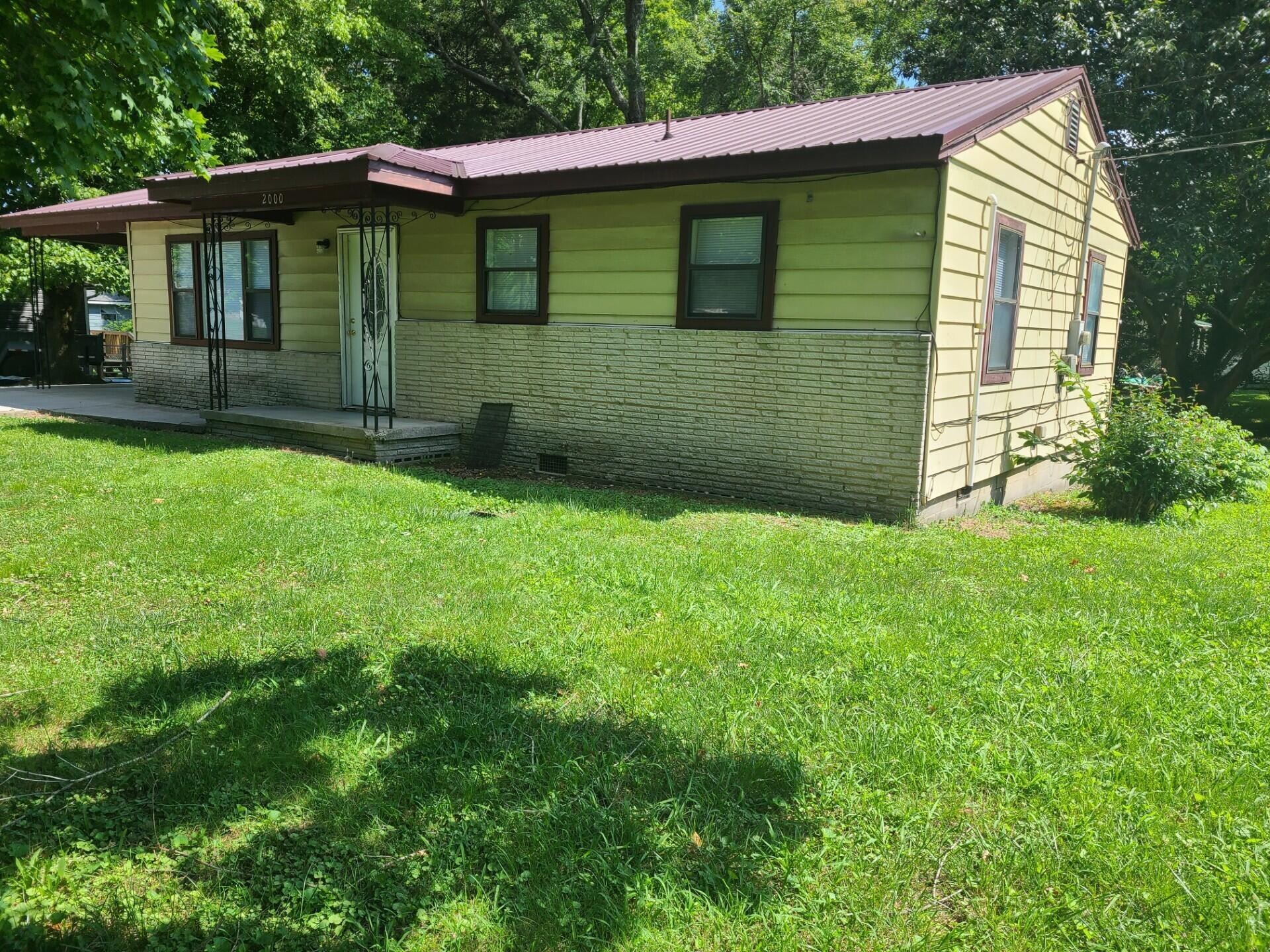 2000 Young Road, SE