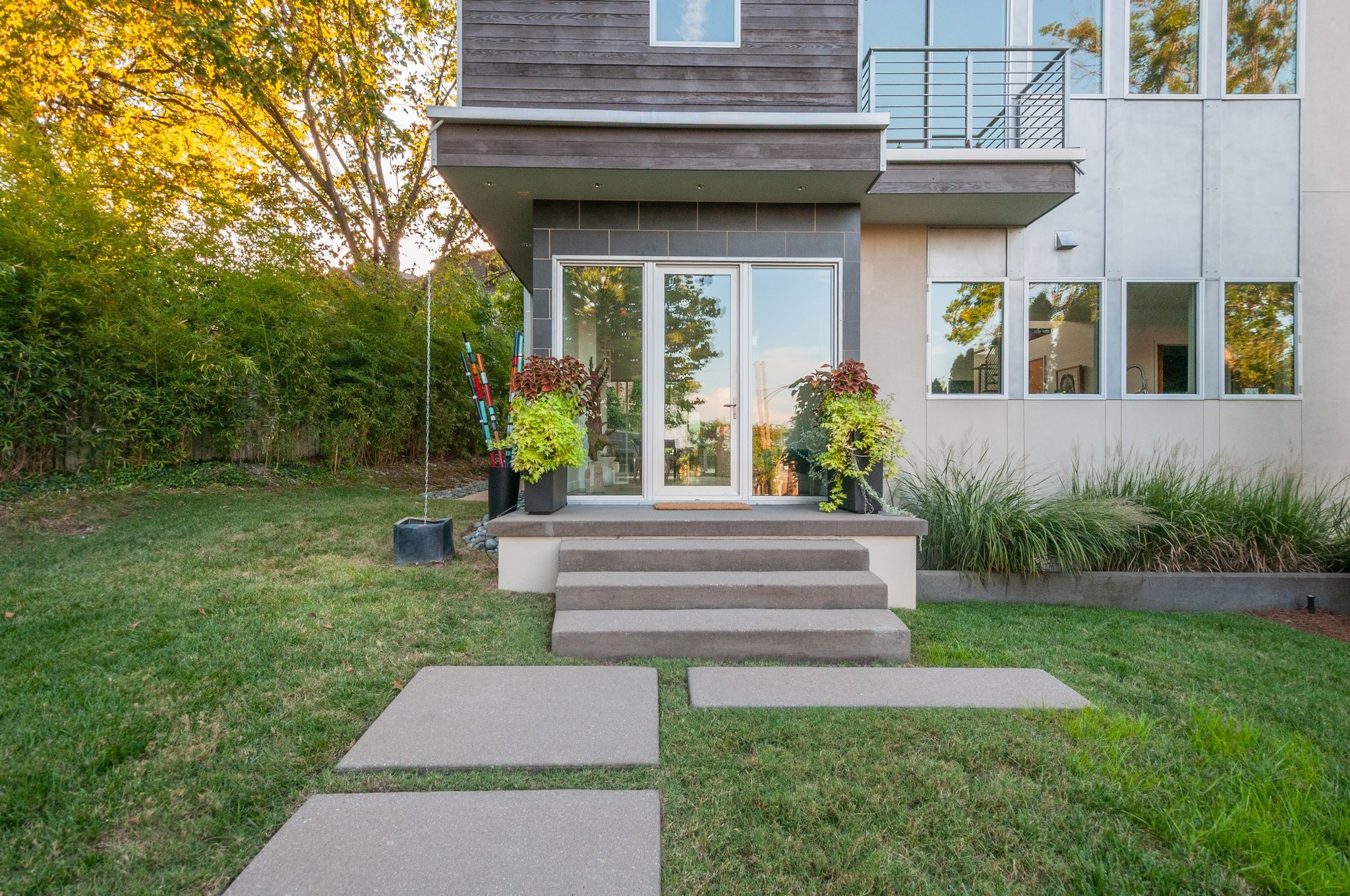 2707 Hawthorne Pl
