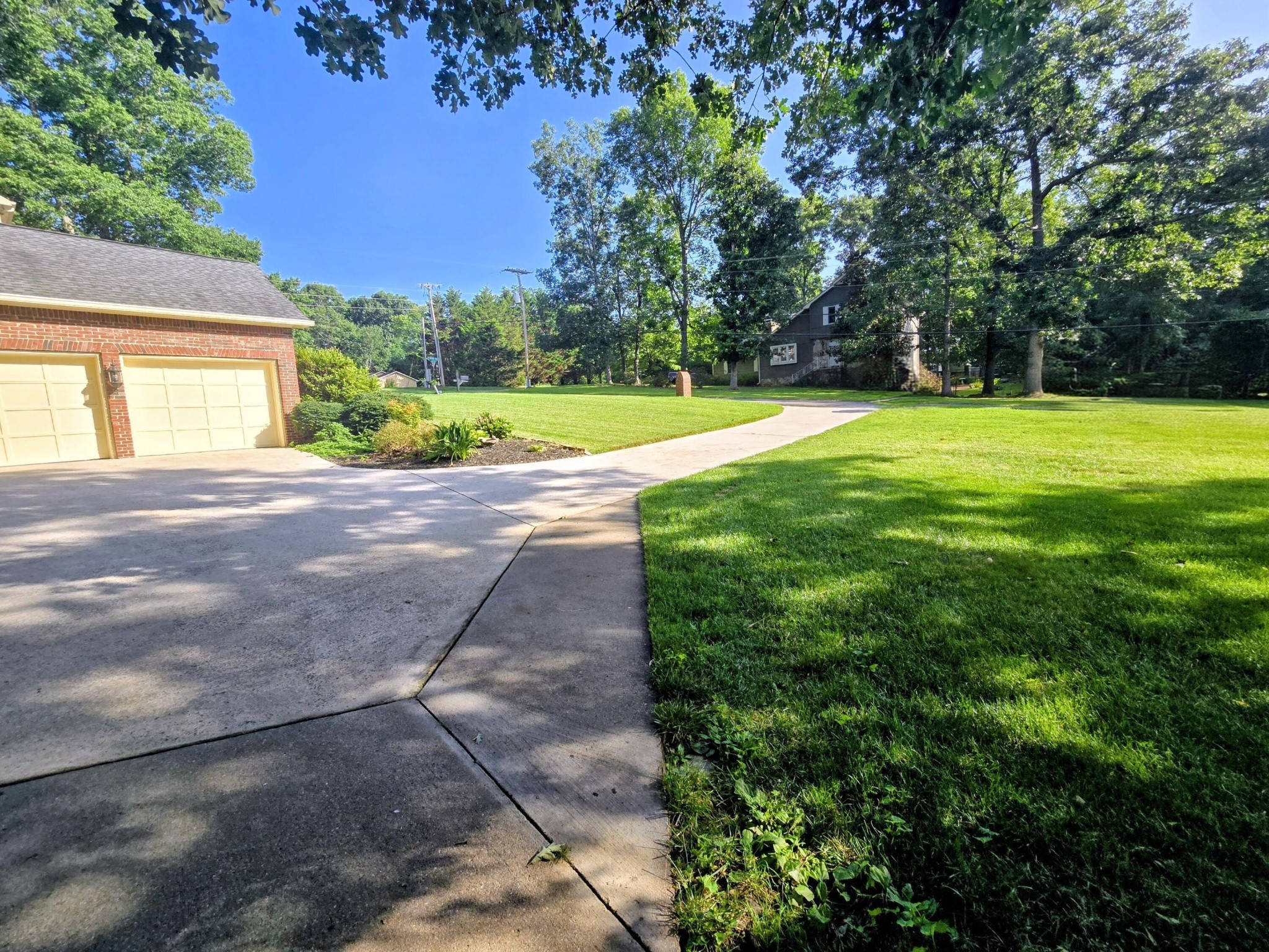 348 Hickory Hills Drive, NE