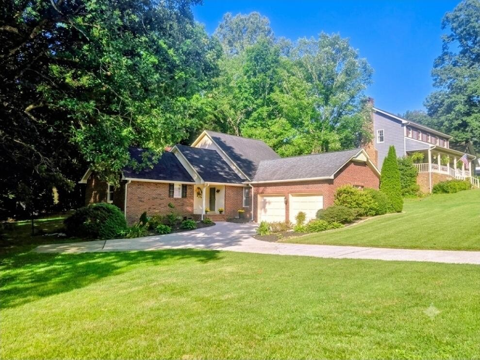 348 Hickory Hills Drive, NE