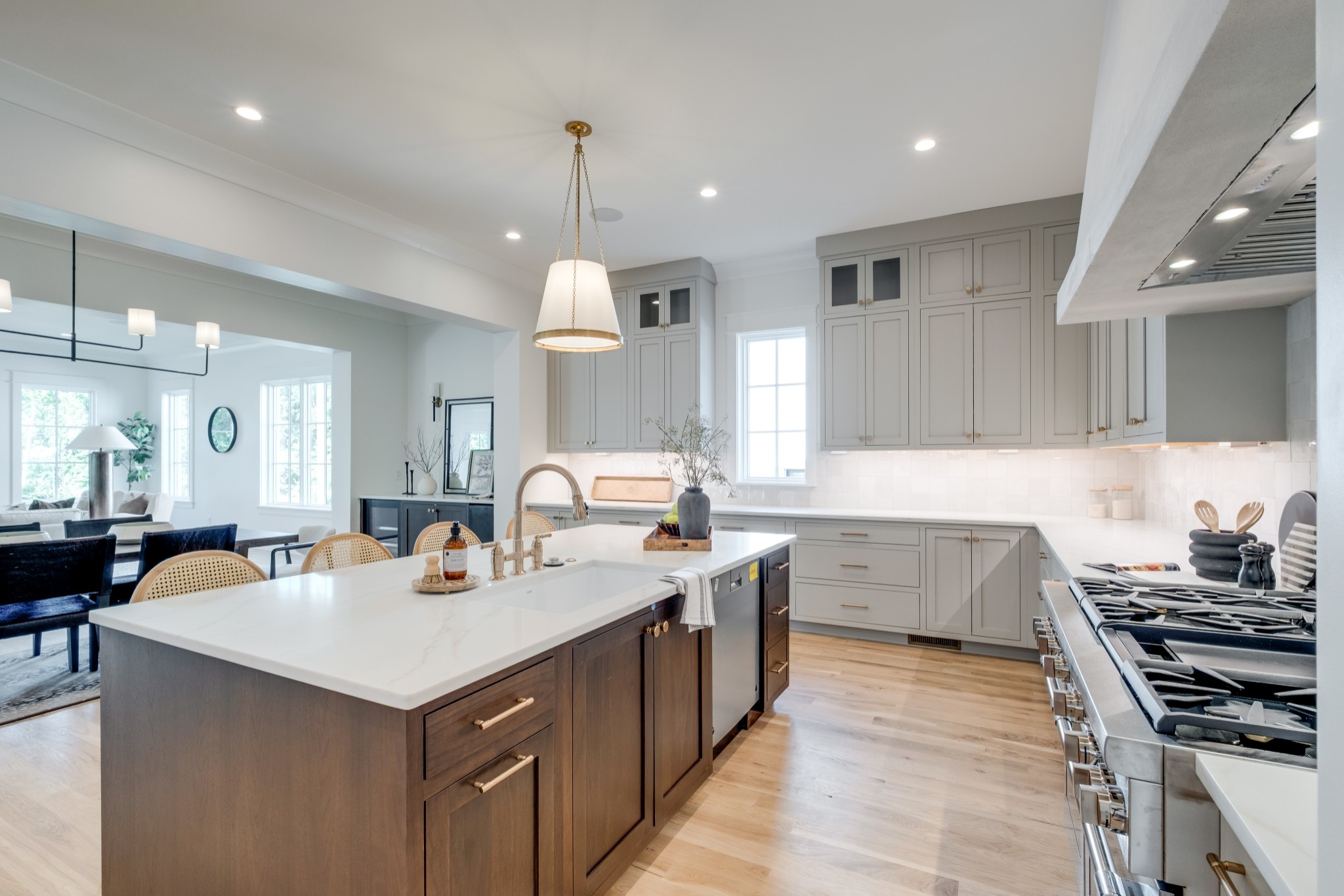 332 Kelly Glenn Ct