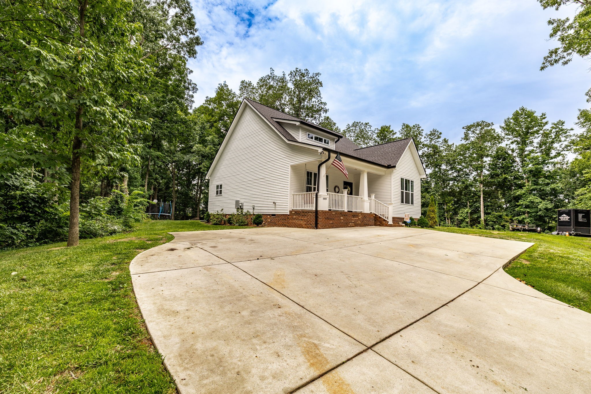 8909 Cedar Grove Rd