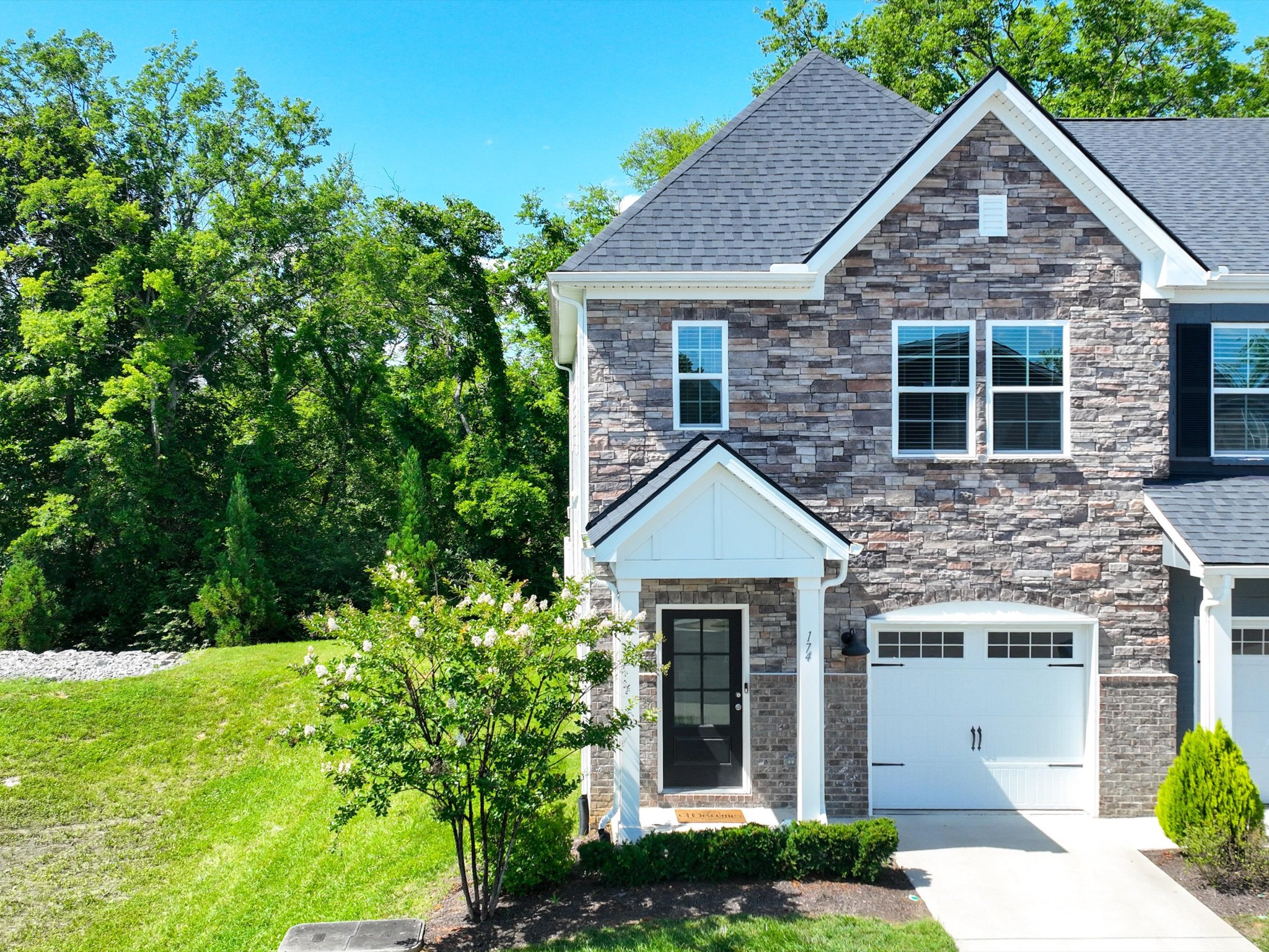 174 Brighton Ln