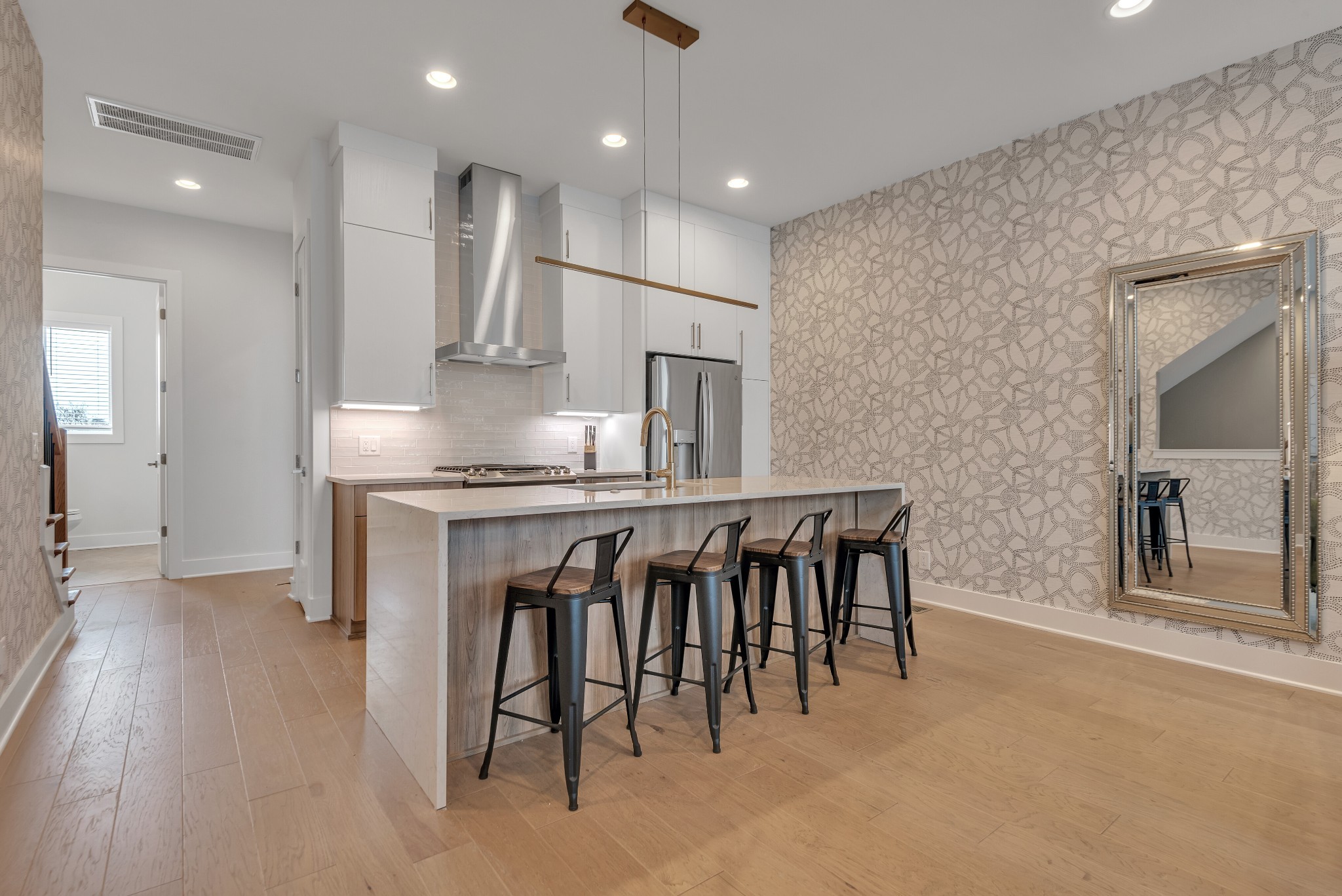 2176 Carson St