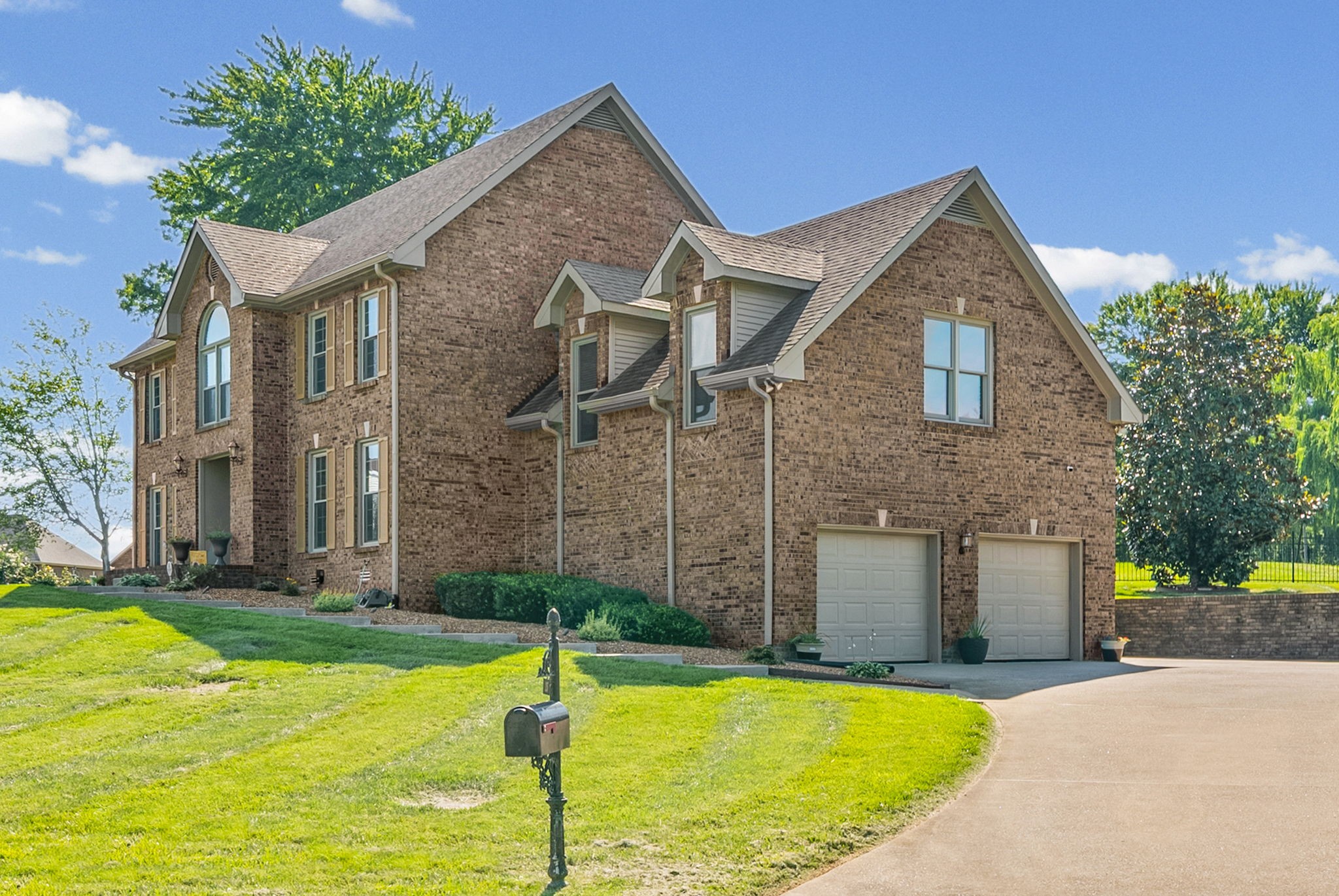 215 Avignon Way