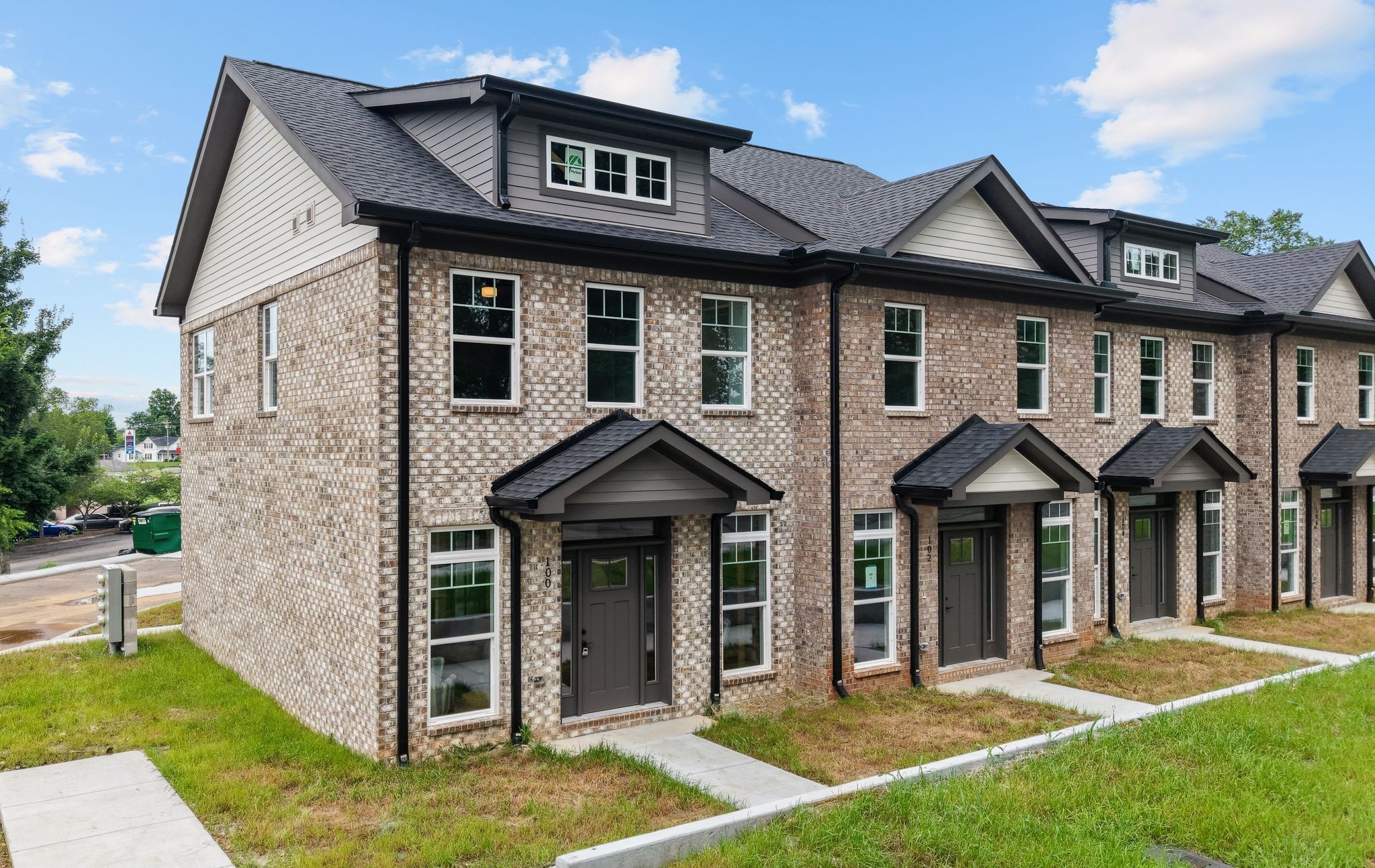102 Halfrunner Way