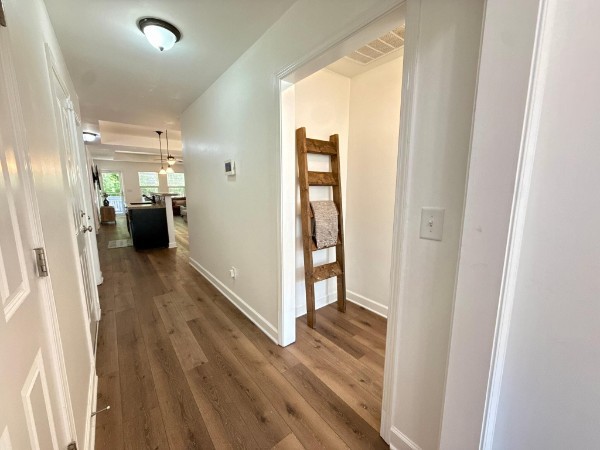 2422 Duxbury Dr