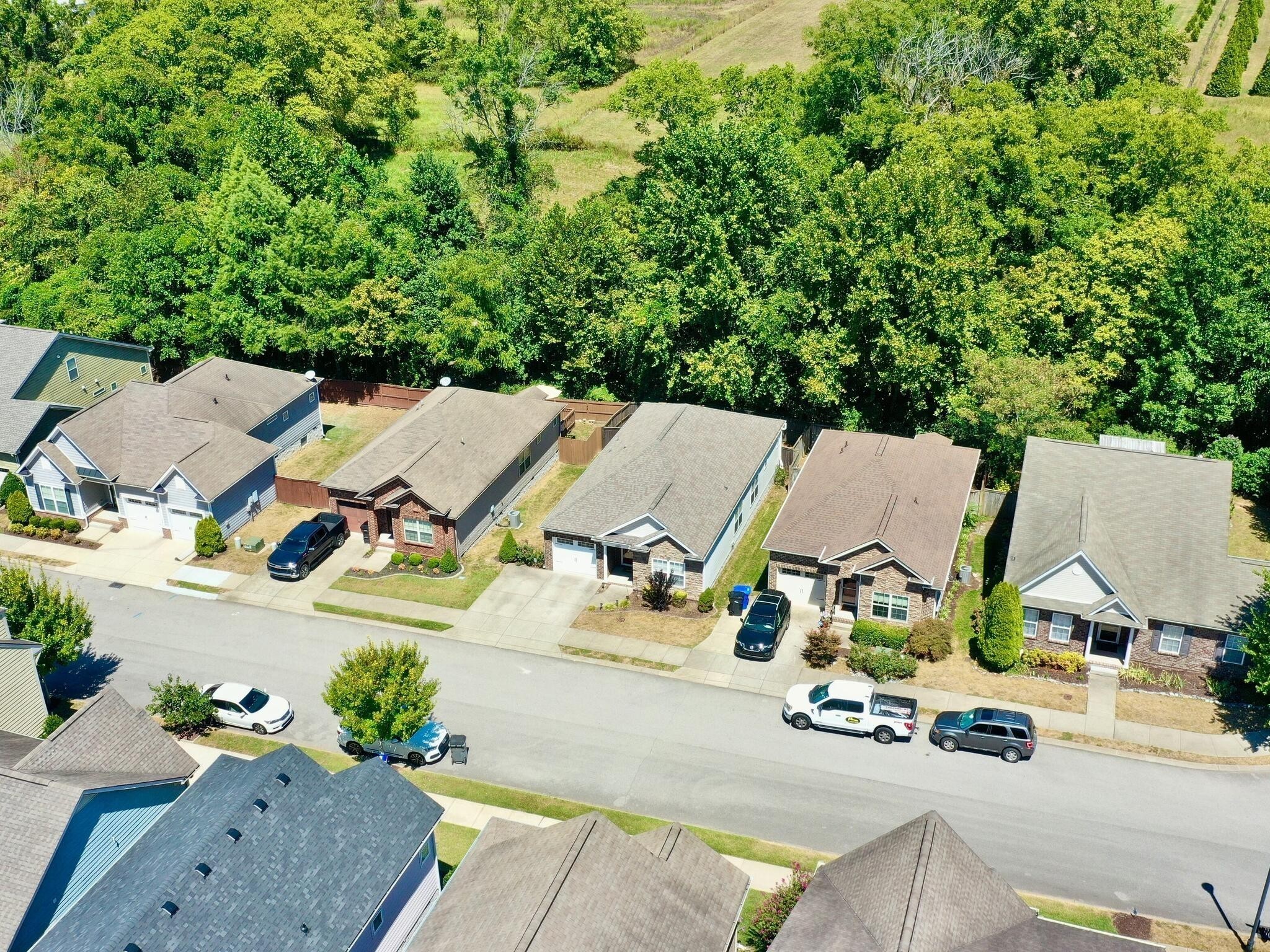 2422 Duxbury Dr