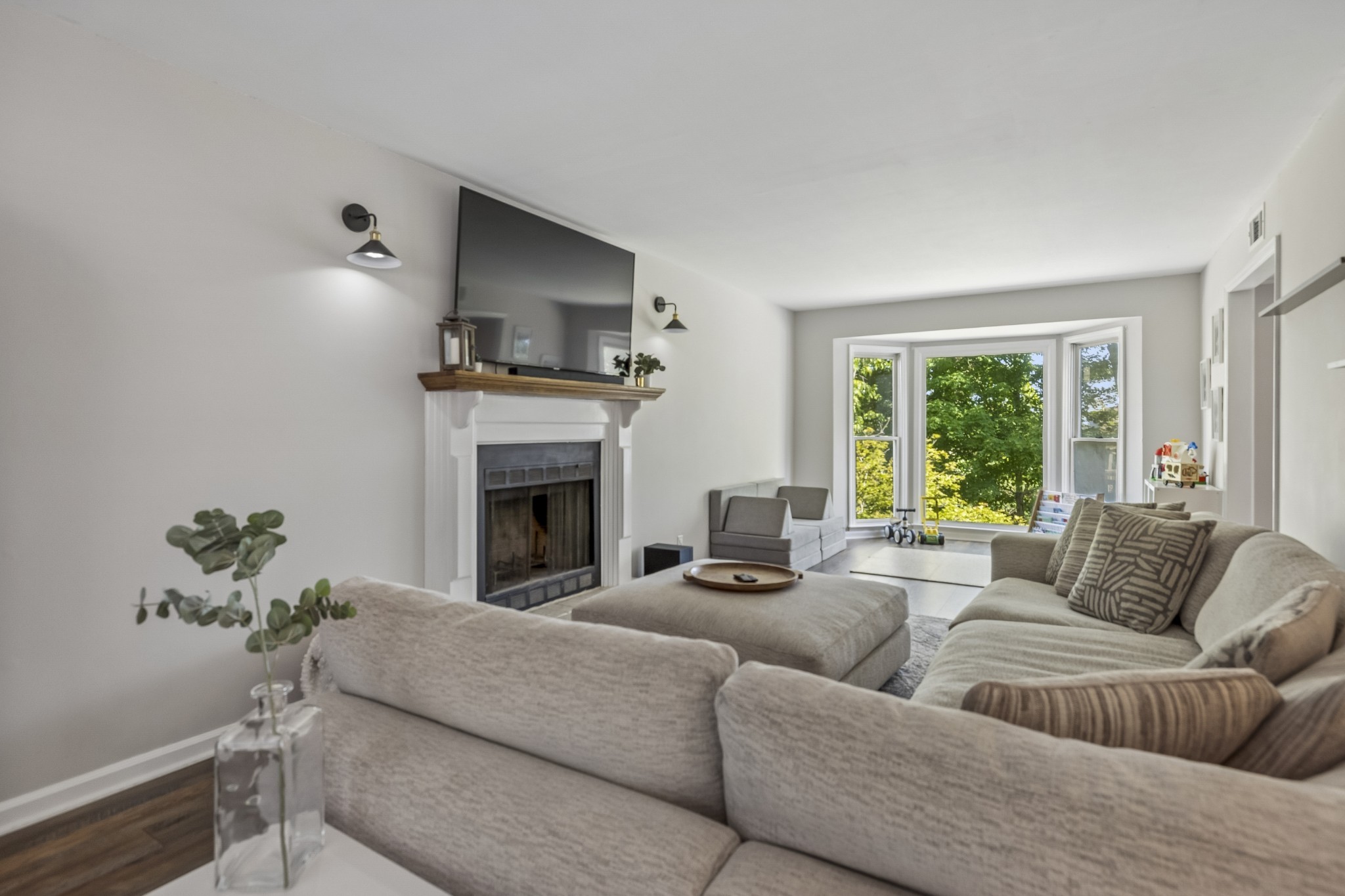 5053 English Village Dr