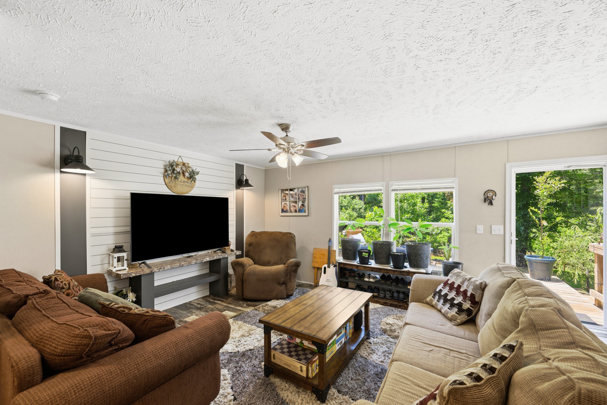 38 Doe Creek Rd