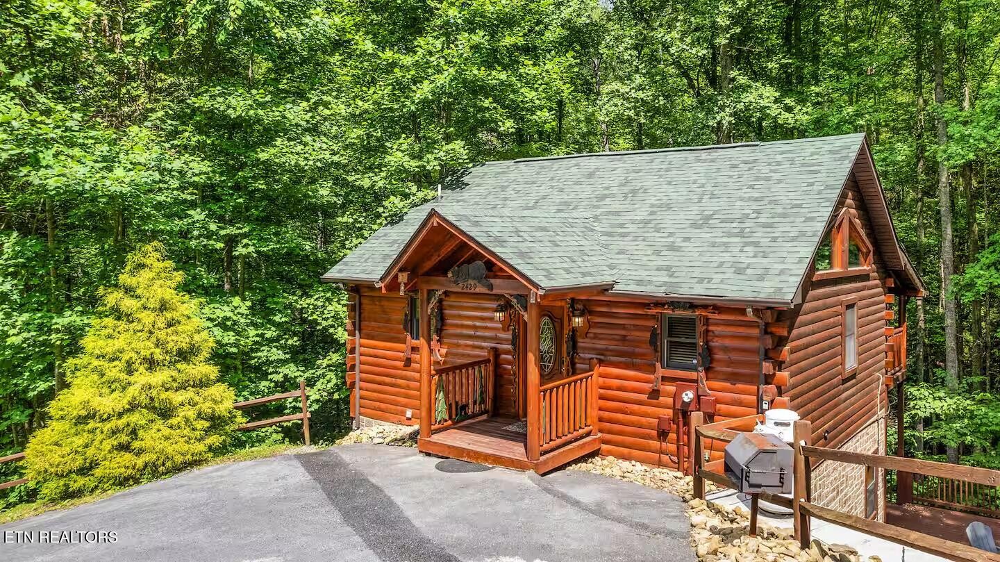 2429 Shady Creek Way