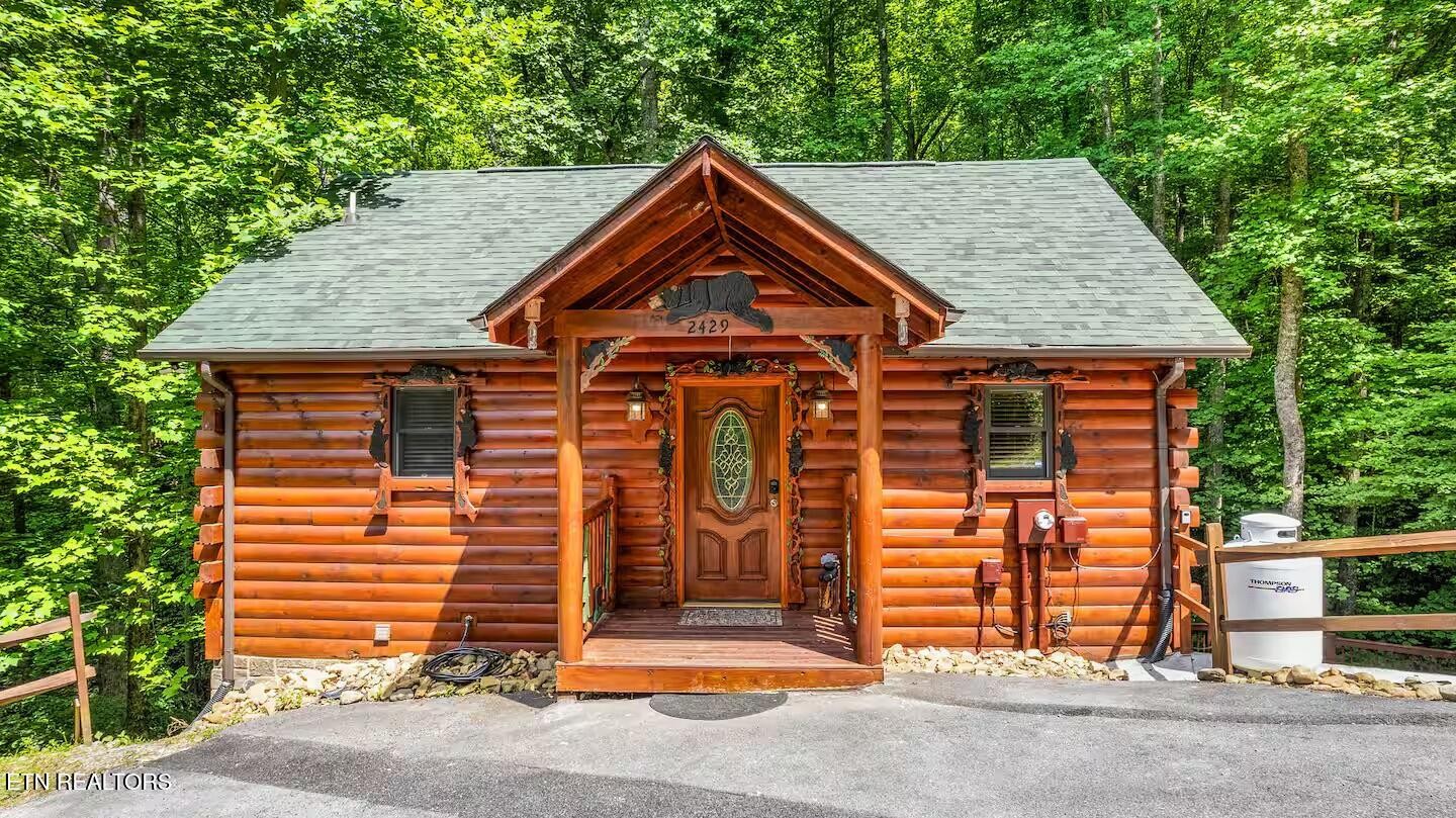 2429 Shady Creek Way