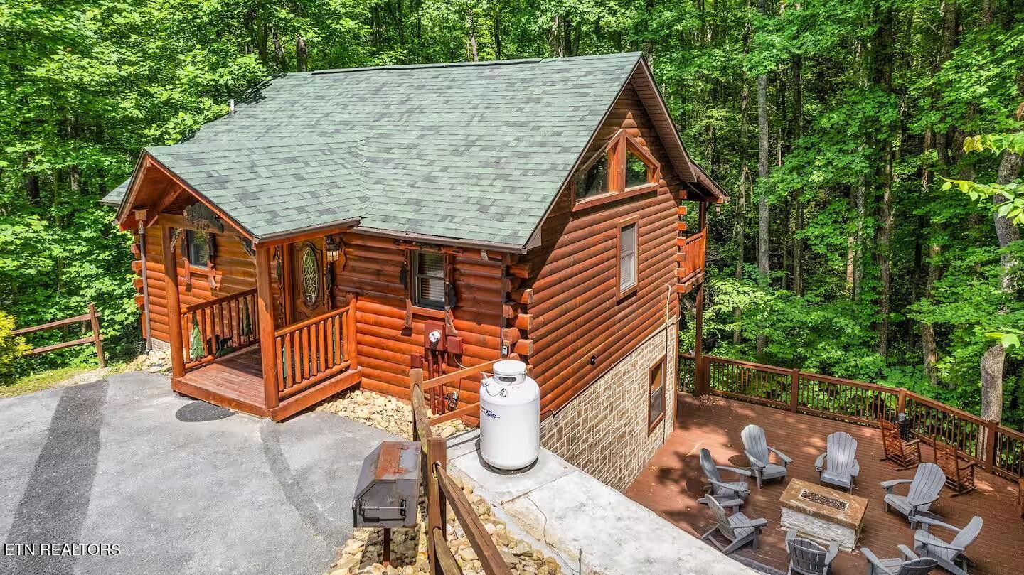 2429 Shady Creek Way