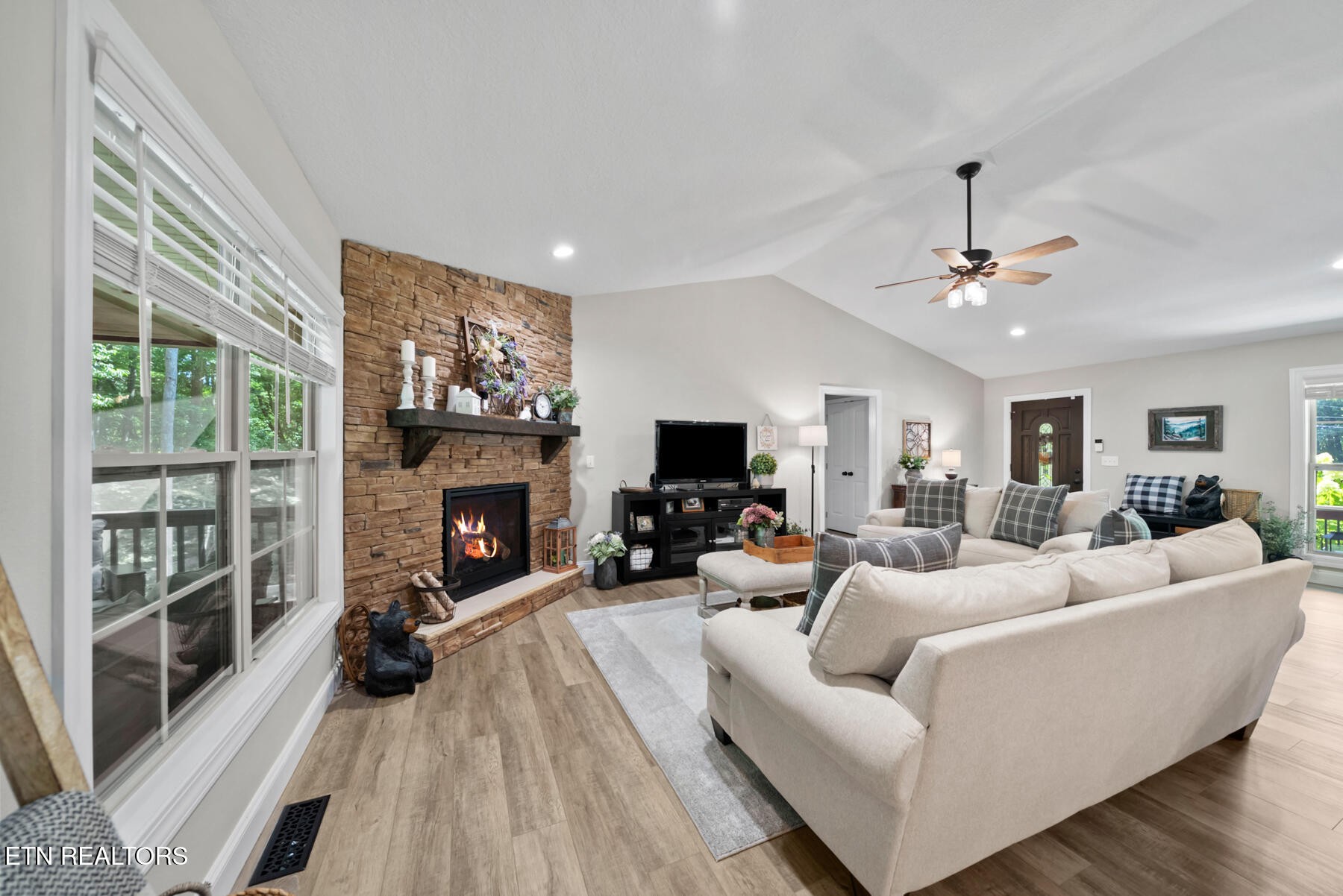 4117 Chica Rd