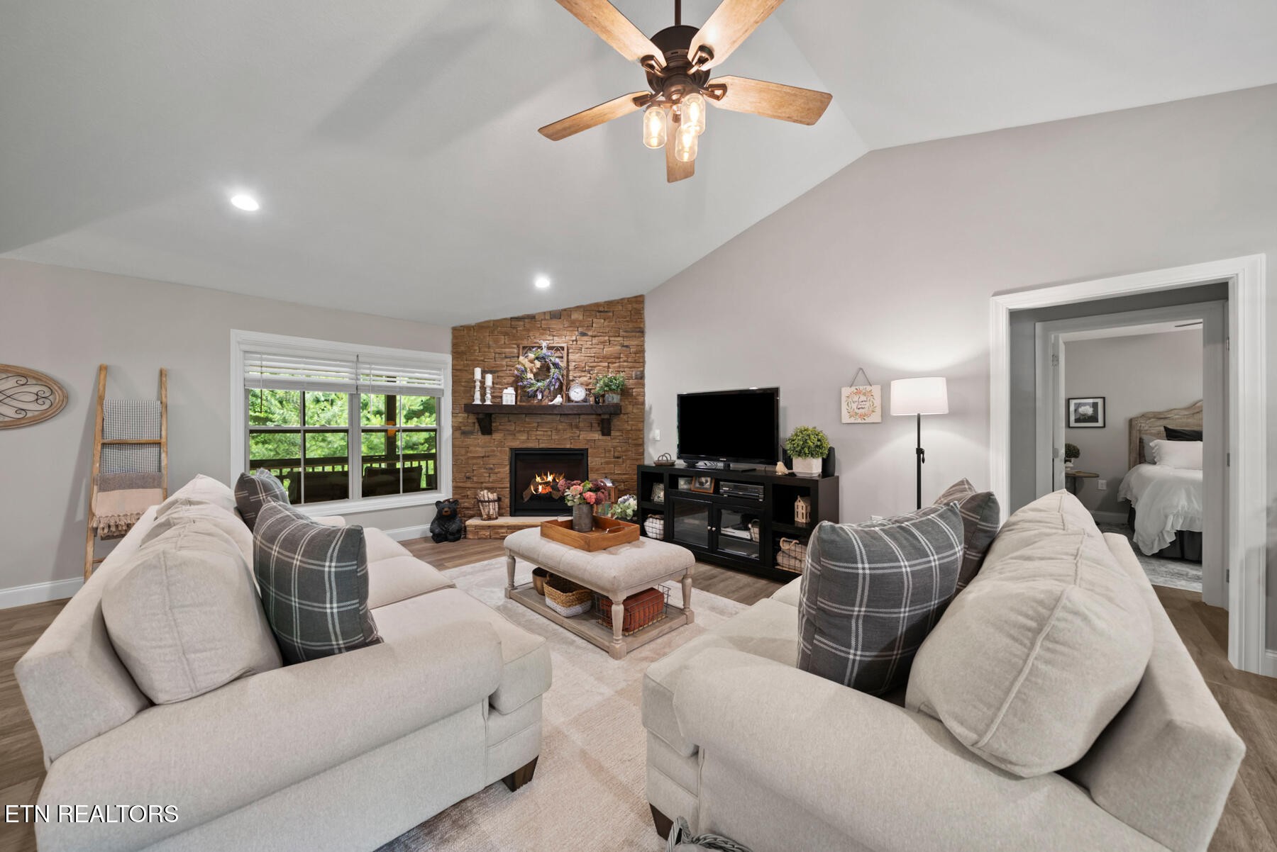 4117 Chica Rd