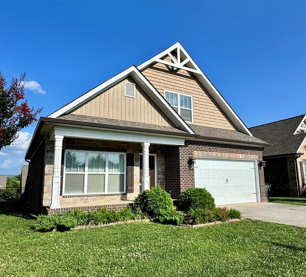 1135 Cross Pointe Dr