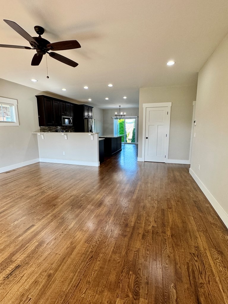 1135 Cross Pointe Dr