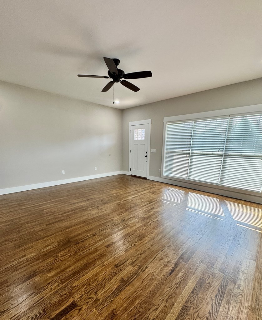 1135 Cross Pointe Dr