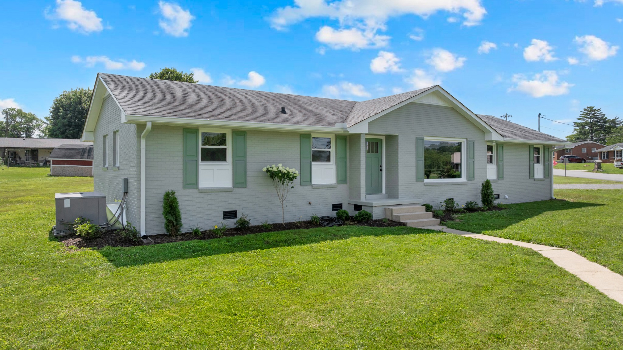 202 Lee Ln