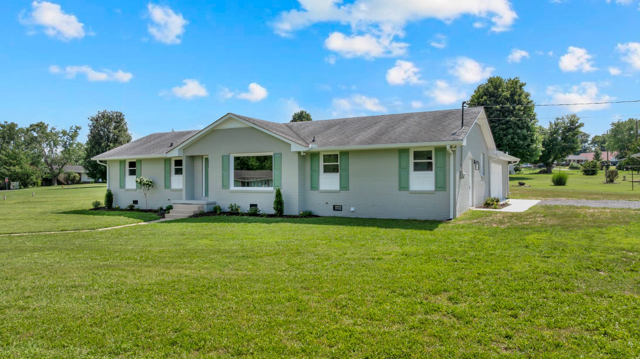 202 Lee Ln