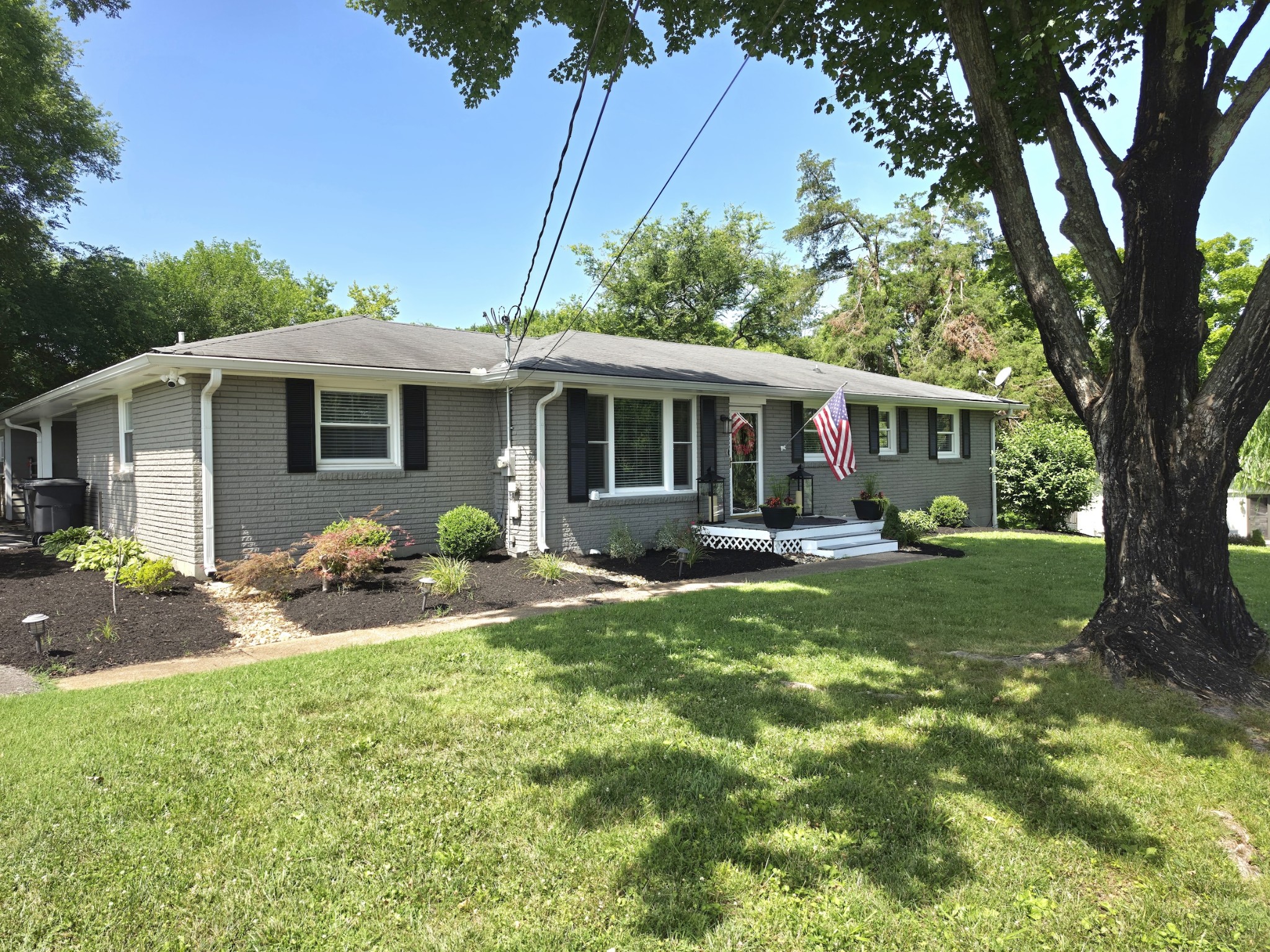 210 Elnora Ct